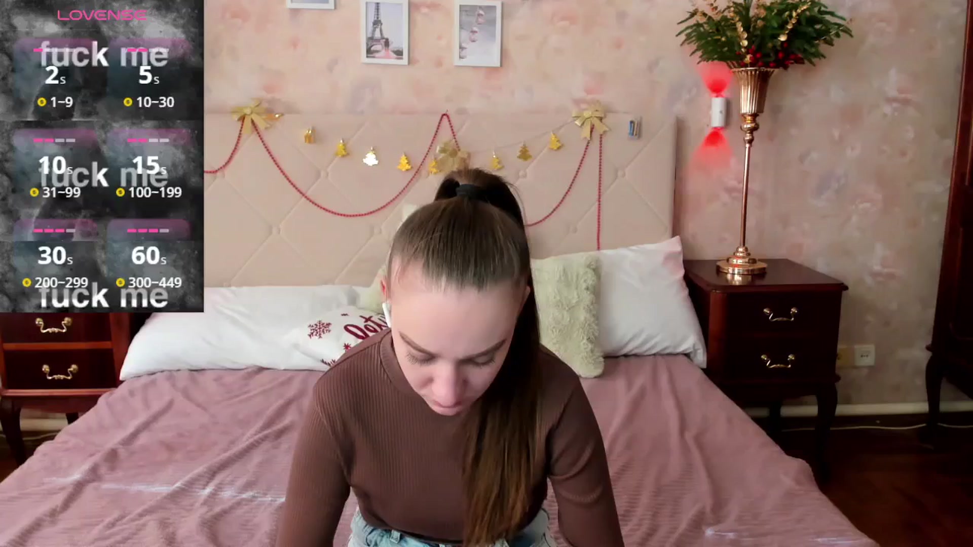 Gallery image thumbnail from AmeliGoldy's myfreecams stream on, 12/25/2025, 11:18 image 3 of 20