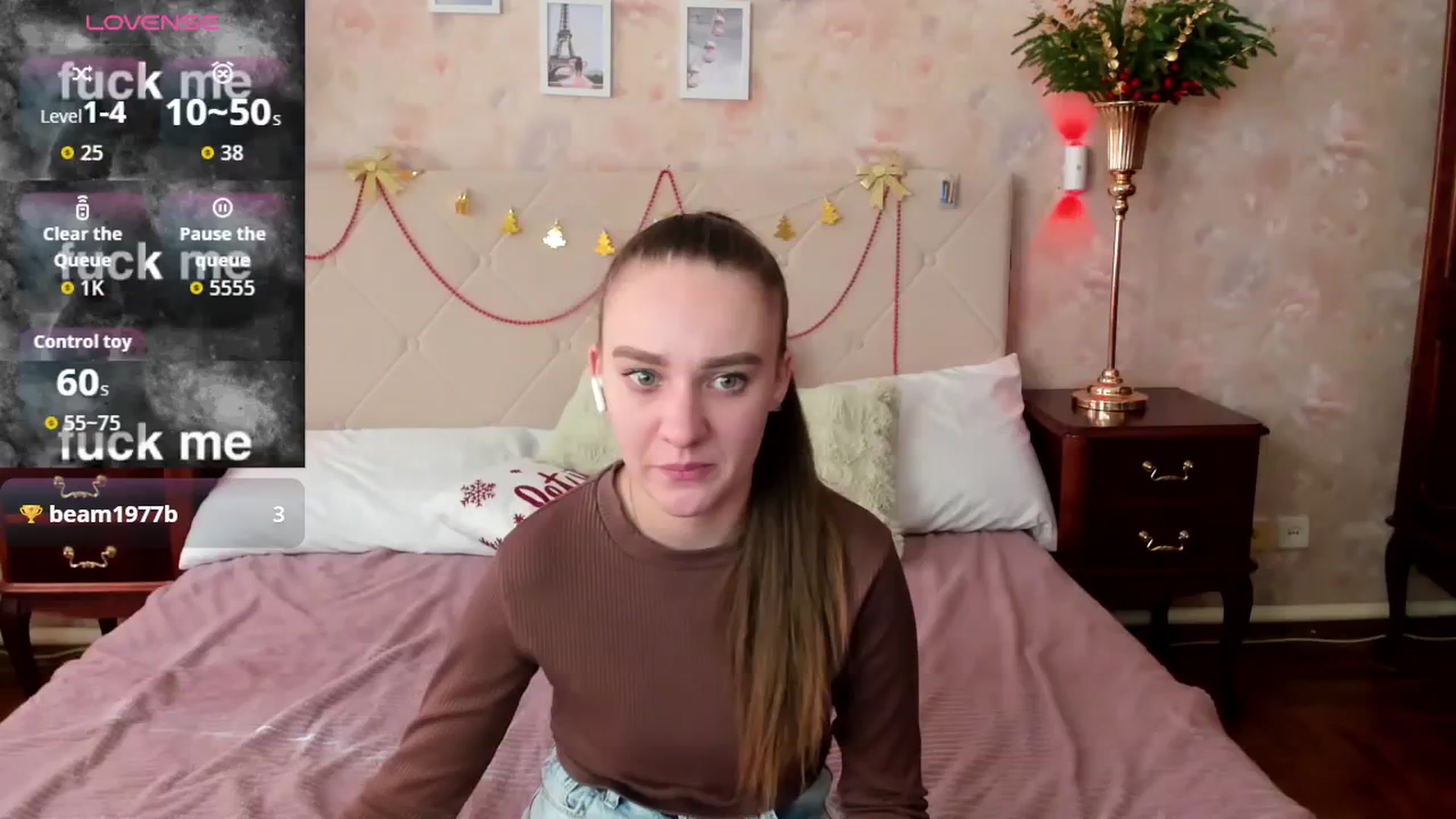 Gallery image thumbnail from AmeliGoldy's myfreecams stream on, 12/25/2025, 11:18 image 9 of 20