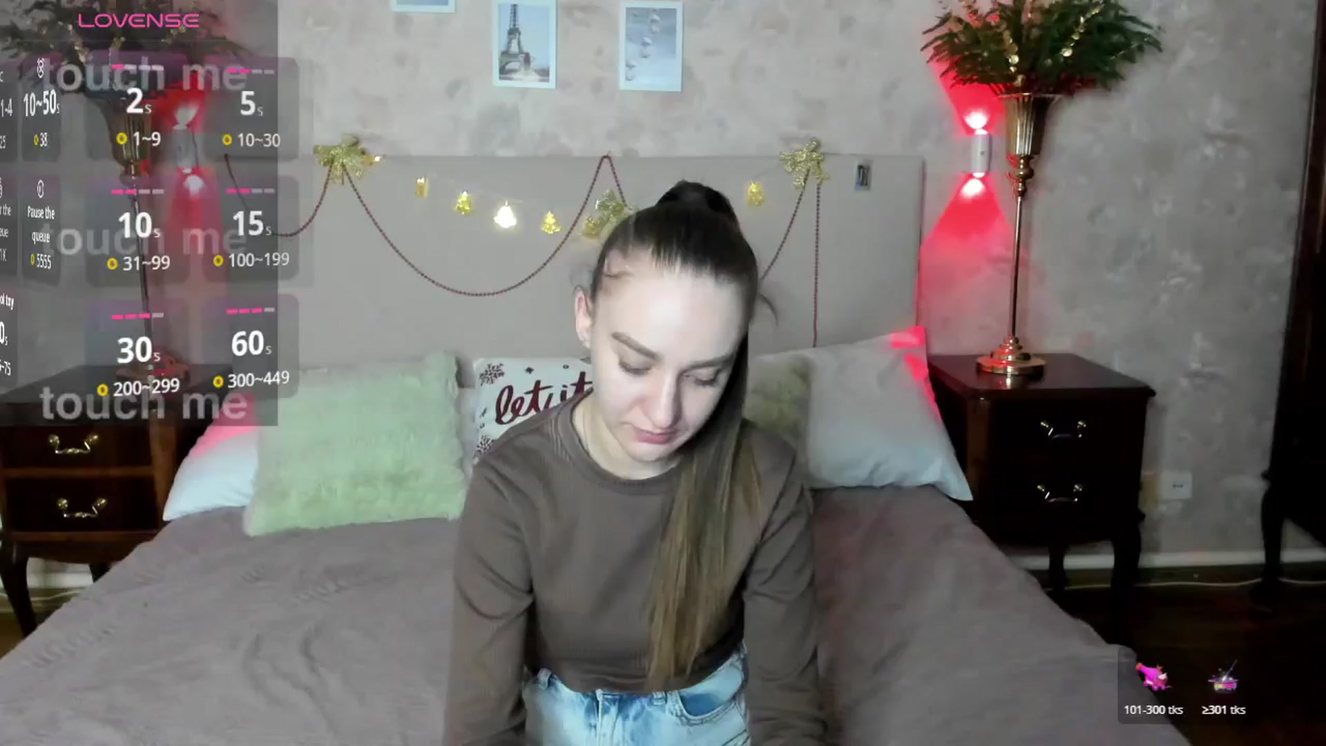Gallery image thumbnail from AmeliGoldy's myfreecams stream on, 12/25/2025, 14:23 image 11 of 20