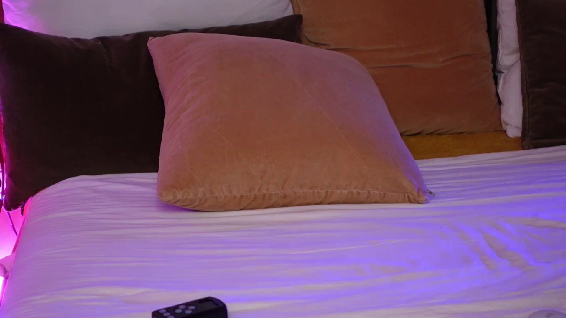 Gallery image thumbnail from AmeliaAngelx's myfreecams stream on, 10/12/2025, 11:11 image 16 of 20