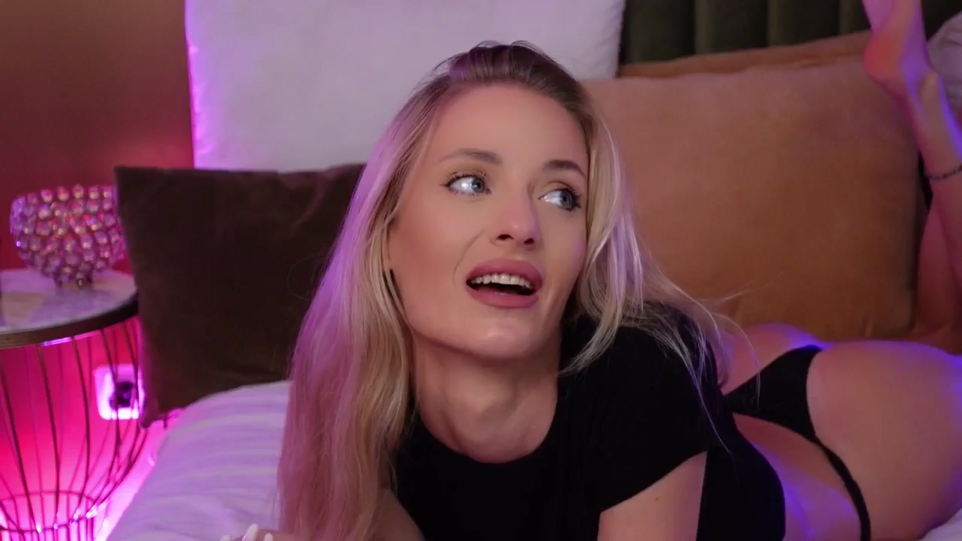 Gallery image thumbnail from AmeliaAngelx's myfreecams stream on, 10/20/2025, 09:27 image 11 of 20