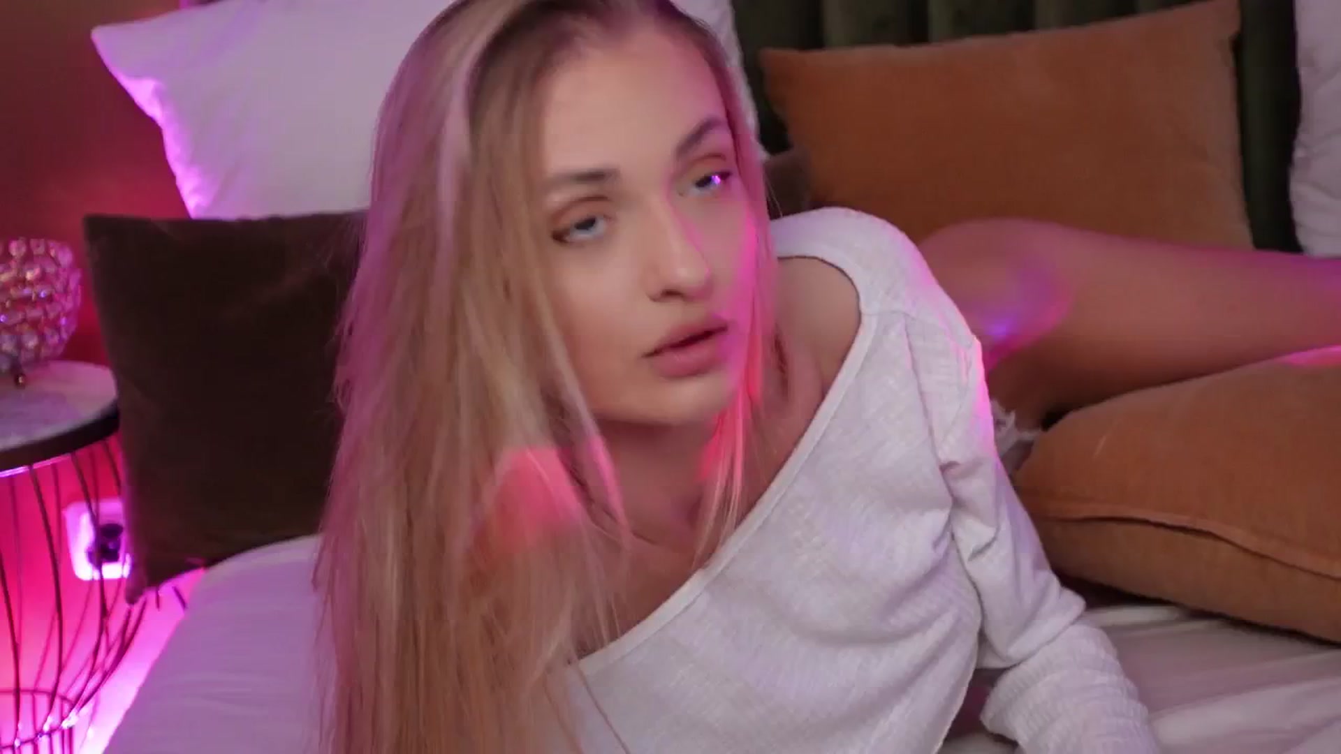 Gallery image thumbnail from AmeliaAngelx's myfreecams stream on, 11/06/2025, 09:09 image 15 of 20