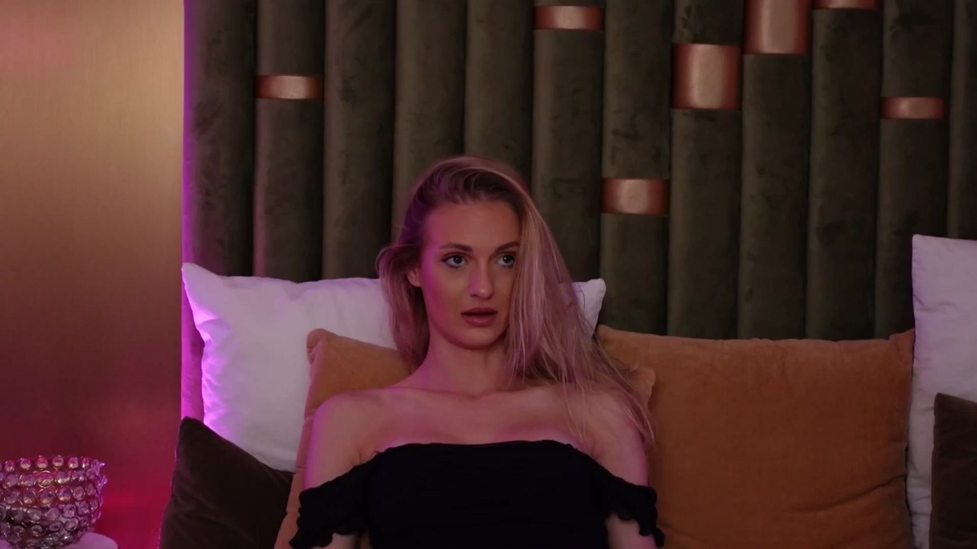 Gallery image thumbnail from AmeliaAngelx's myfreecams stream on, 11/09/2025, 08:33 image 18 of 20