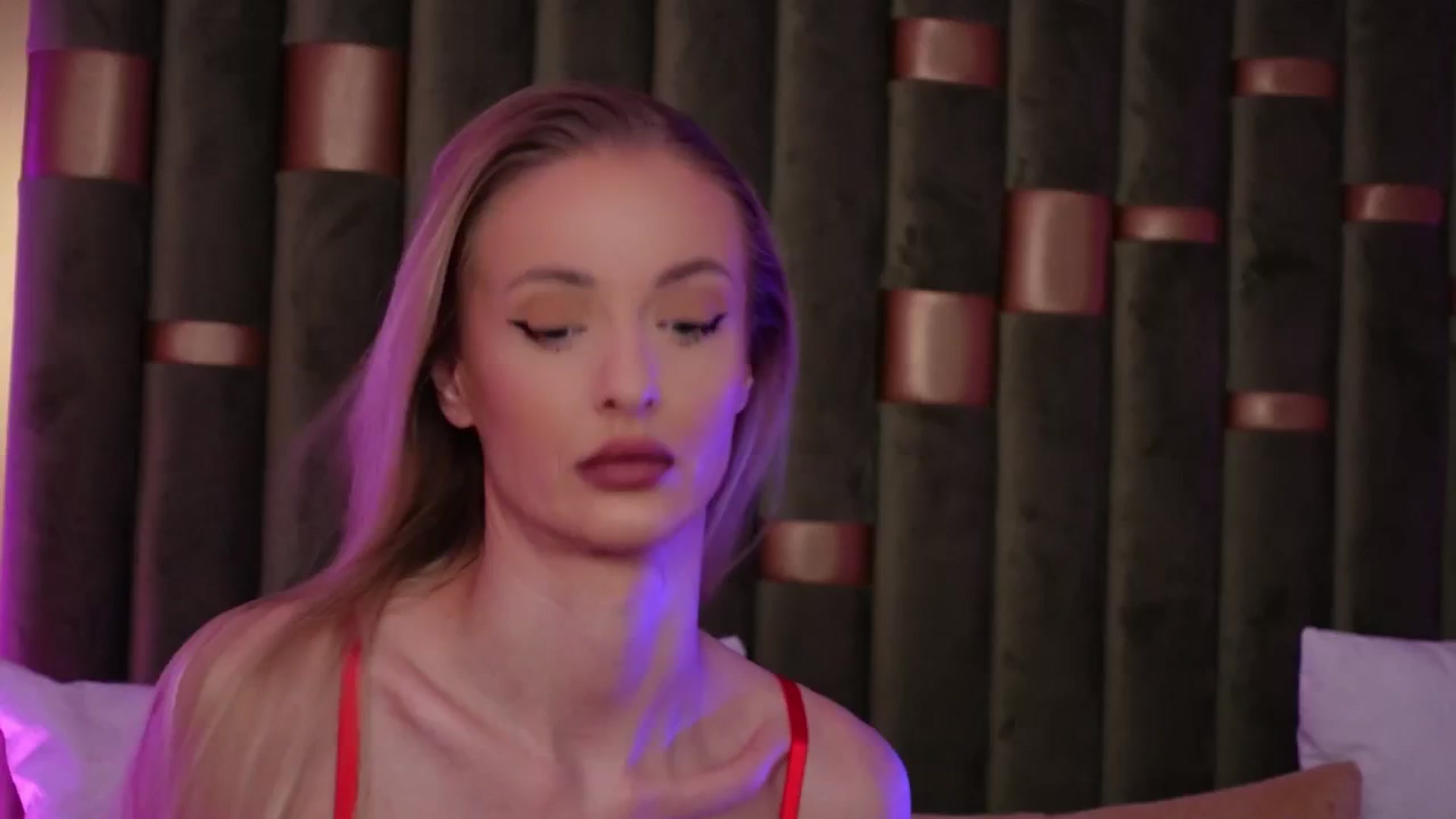 Gallery image thumbnail from AmeliaAngelx's myfreecams stream on, 11/10/2025, 08:47 image 6 of 20