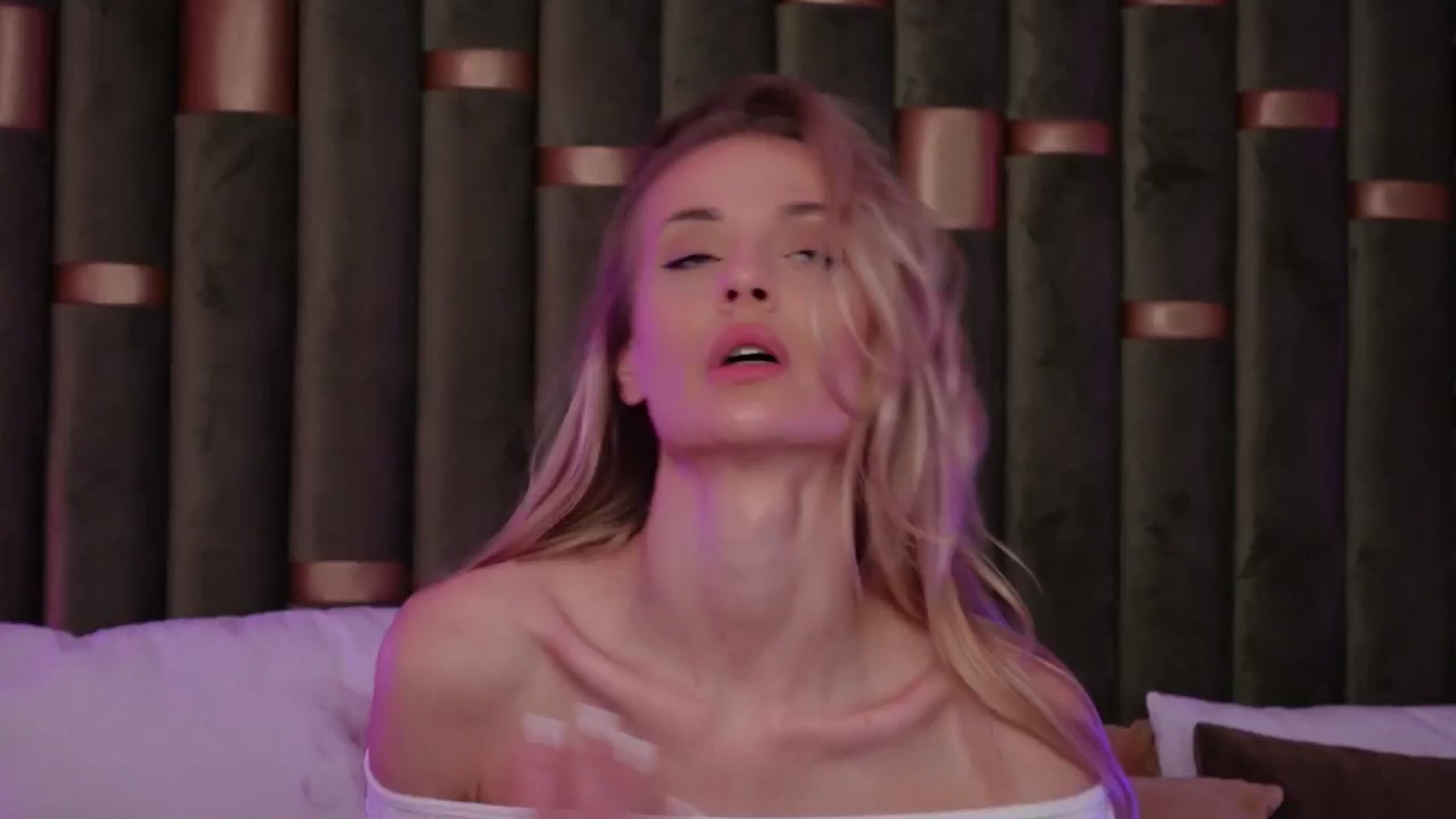 Gallery image thumbnail from AmeliaAngelx's myfreecams stream on, 11/13/2025, 11:48 image 13 of 20