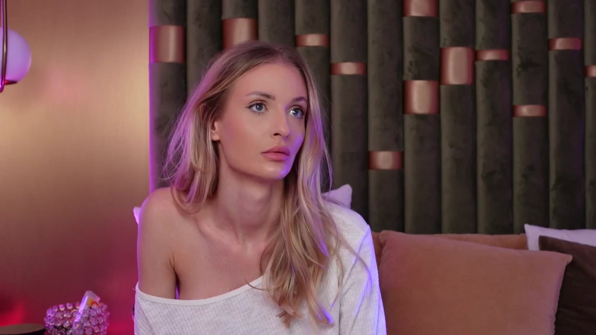 Gallery image thumbnail from AmeliaAngelx's myfreecams stream on, 11/13/2025, 11:48 image 1 of 20
