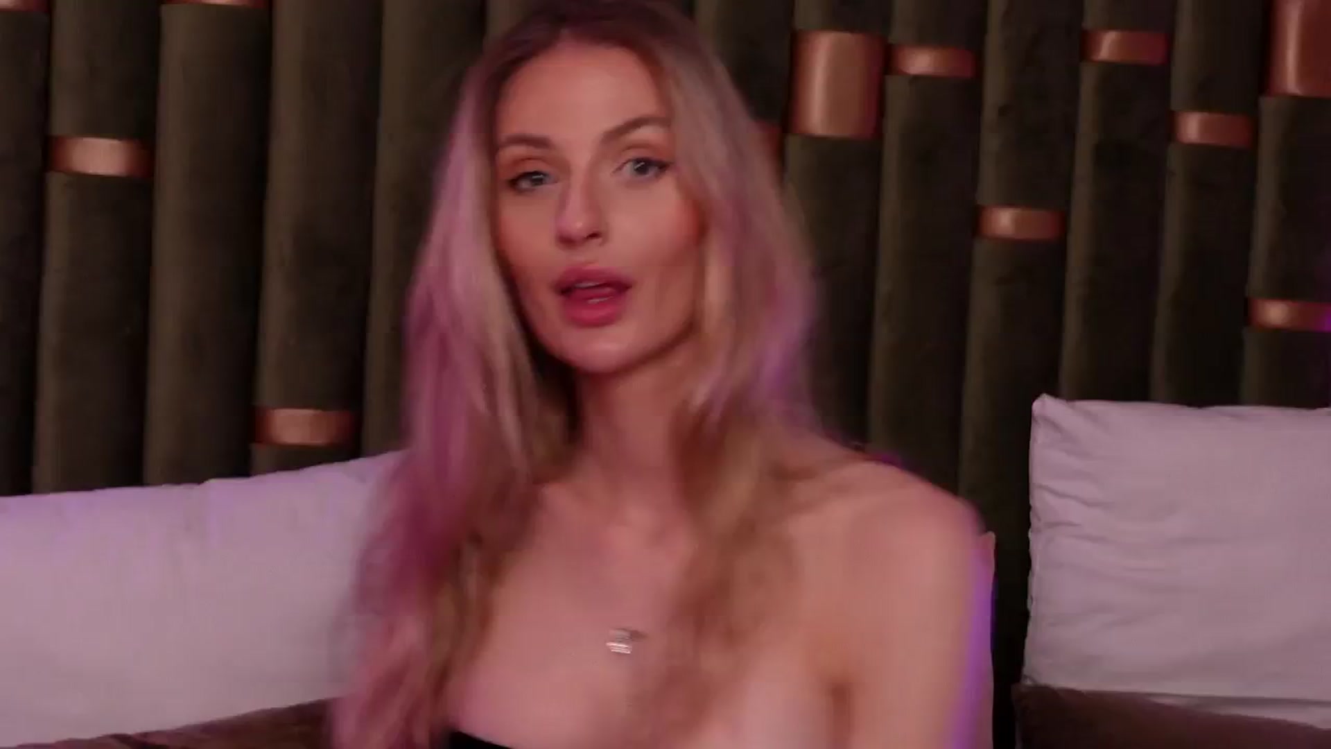 Gallery image thumbnail from AmeliaAngelx's myfreecams stream on, 04/21/2026, 10:31 image 20 of 20