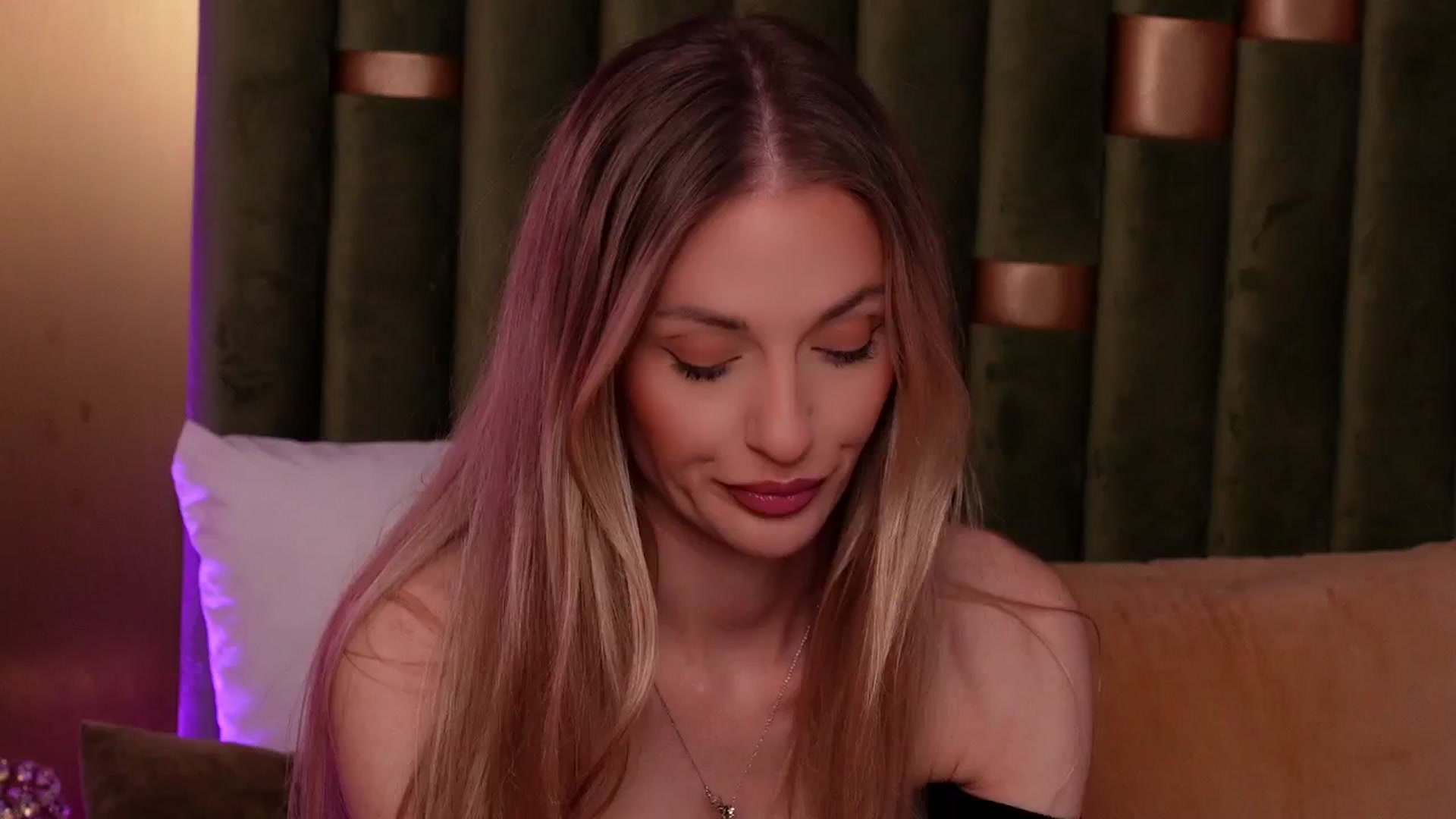 Gallery image thumbnail from AmeliaAngelx's myfreecams stream on, 04/23/2026, 08:20 image 8 of 20