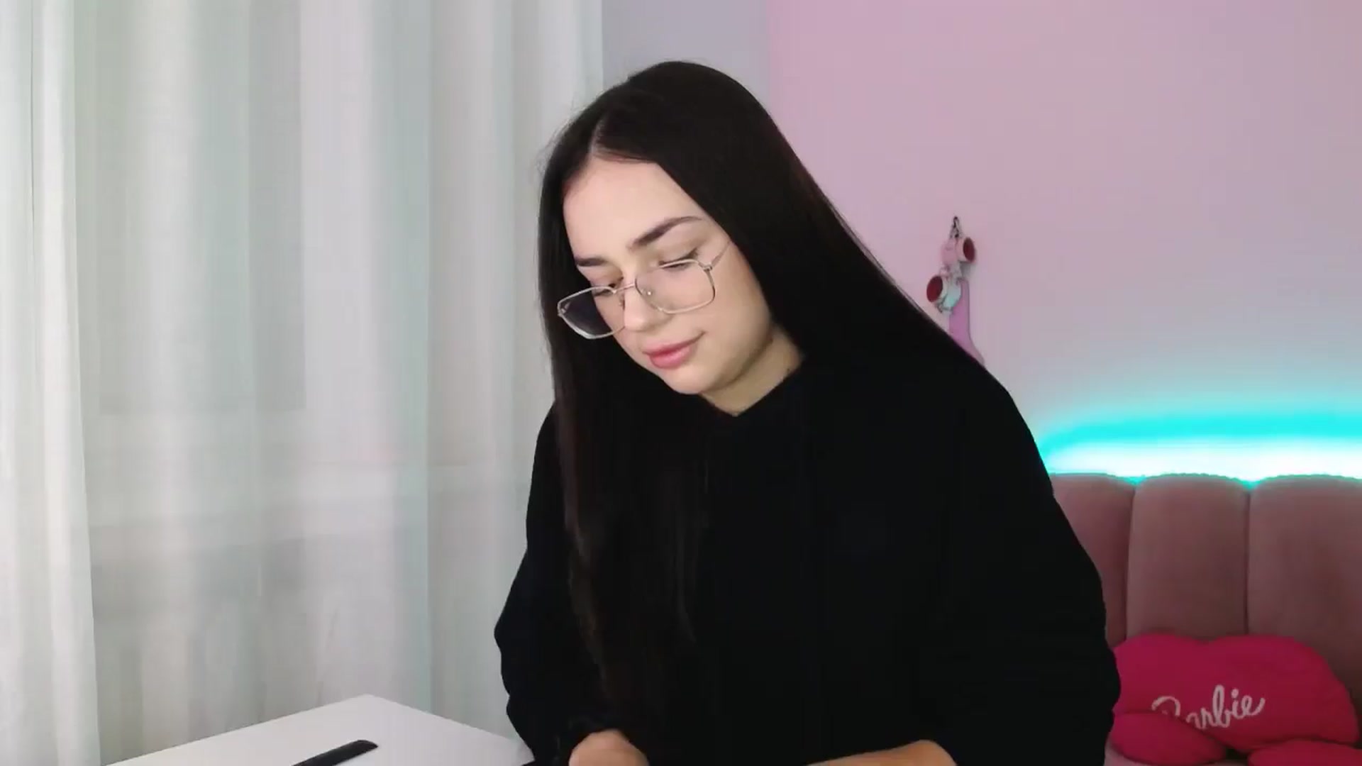 Gallery image thumbnail from AmeliaBell's myfreecams stream on, 11/16/2025, 09:24 image 4 of 20