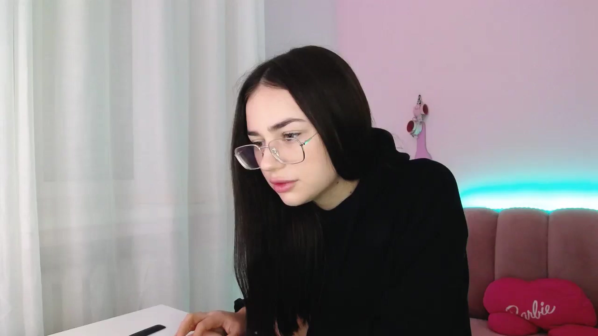 Gallery image thumbnail from AmeliaBell's myfreecams stream on, 11/16/2025, 09:24 image 11 of 20
