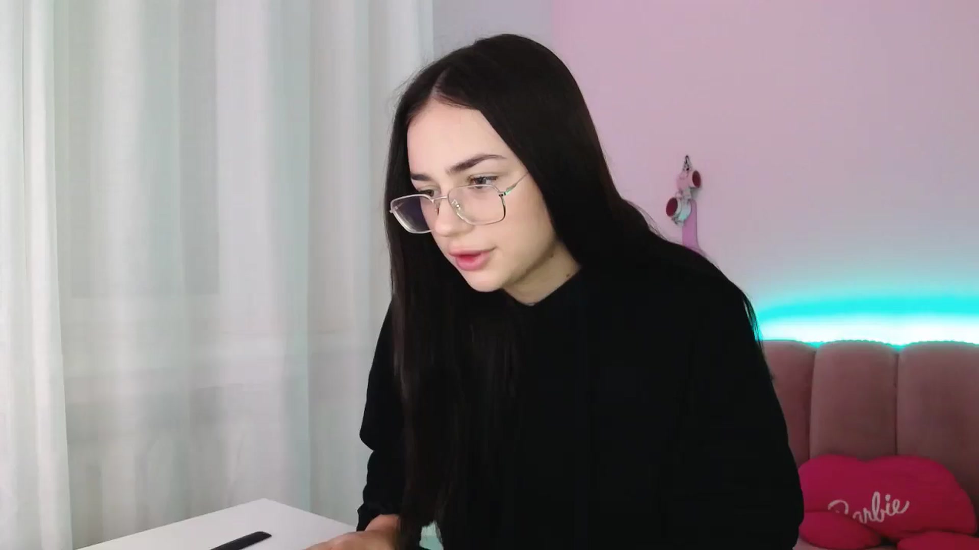Gallery image thumbnail from AmeliaBell's myfreecams stream on, 11/16/2025, 09:24 image 5 of 20