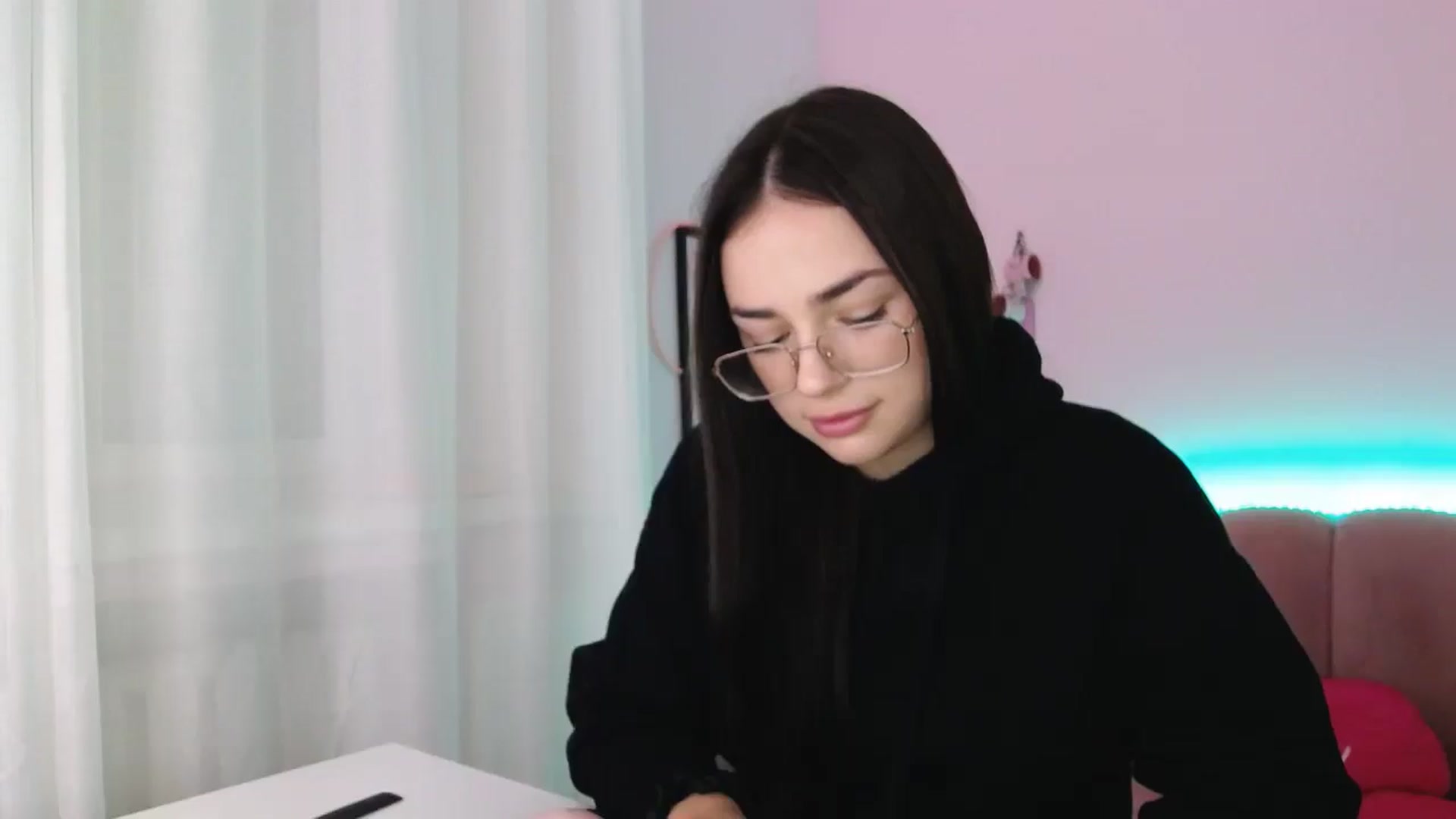 Gallery image thumbnail from AmeliaBell's myfreecams stream on, 11/16/2025, 09:24 image 14 of 20