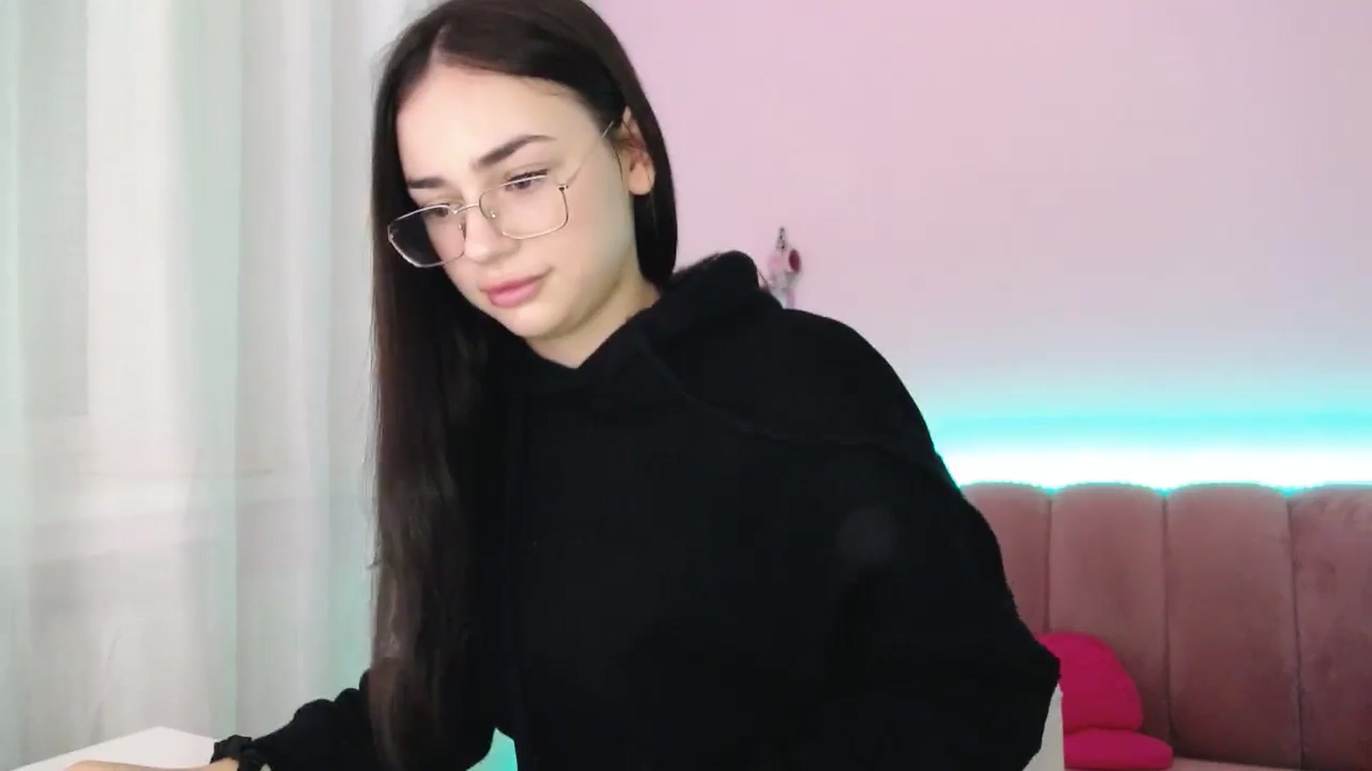 Gallery image thumbnail from AmeliaBell's myfreecams stream on, 11/16/2025, 09:45 image 12 of 20