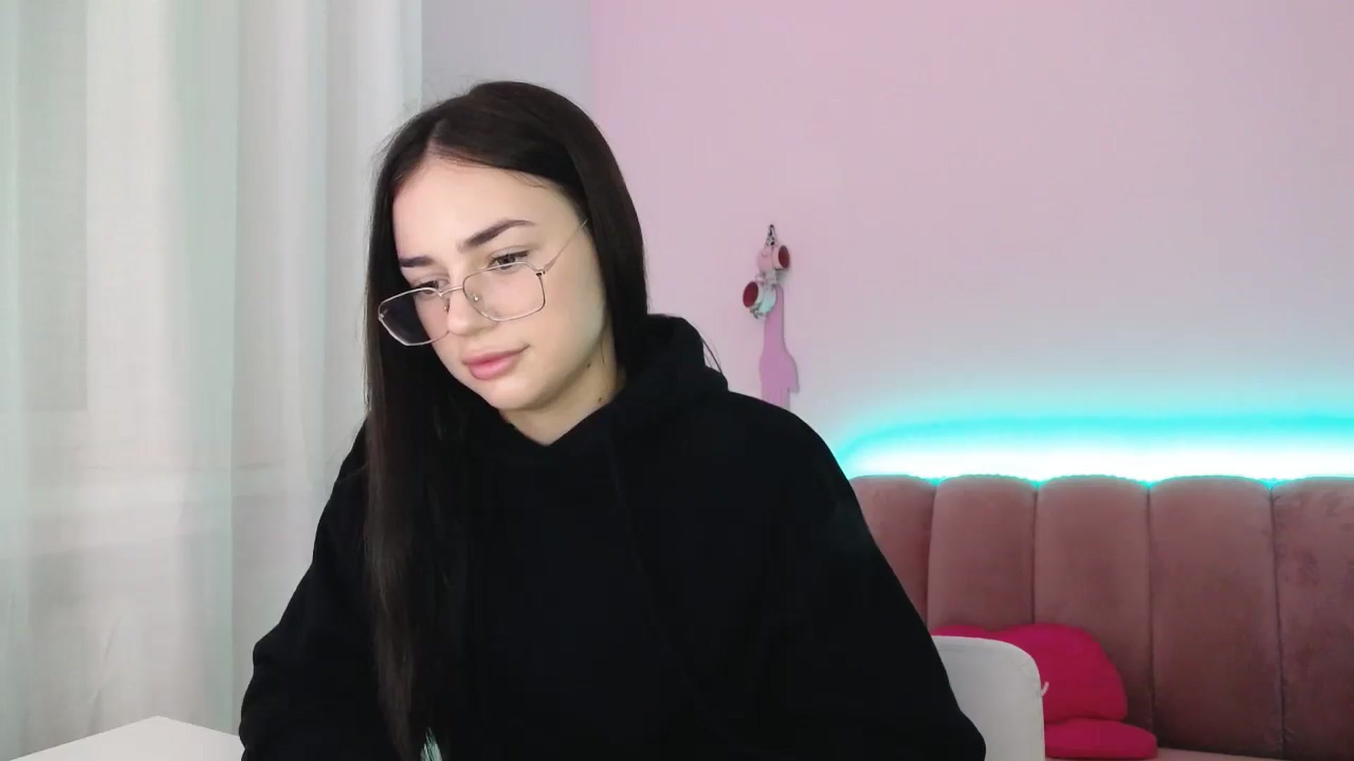 Gallery image thumbnail from AmeliaBell's myfreecams stream on, 11/16/2025, 09:45 image 17 of 20