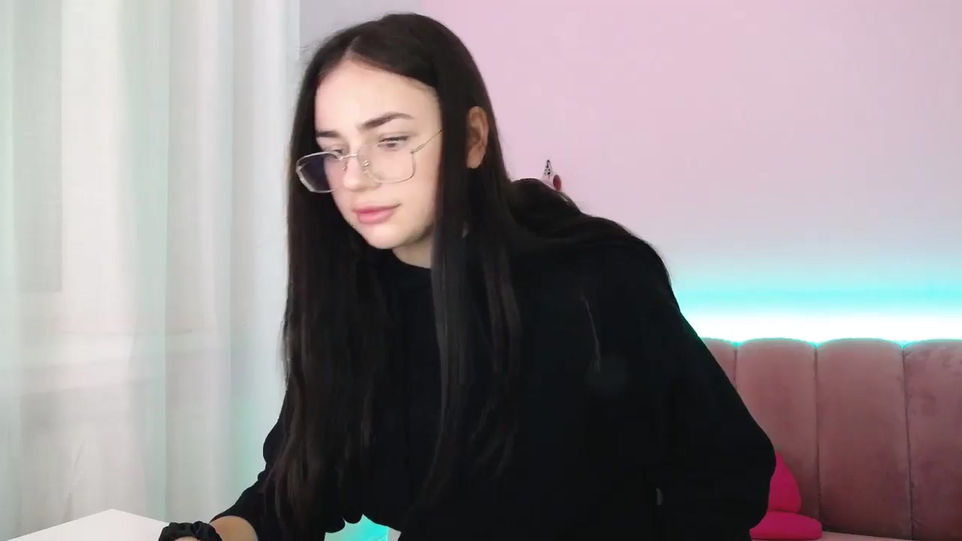 Gallery image thumbnail from AmeliaBell's myfreecams stream on, 11/16/2025, 09:45 image 4 of 20