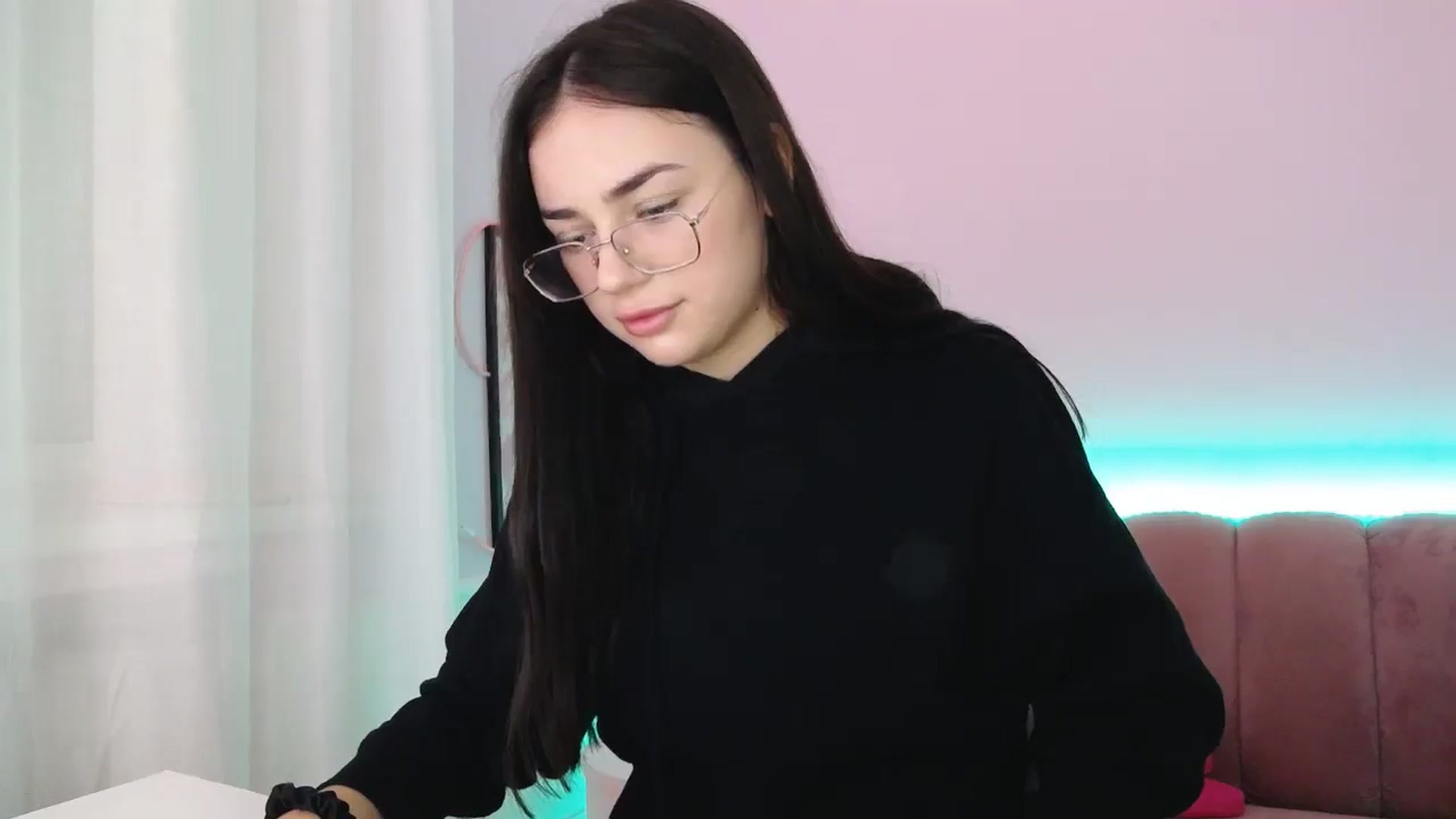 Gallery image thumbnail from AmeliaBell's myfreecams stream on, 11/16/2025, 09:45 image 8 of 20