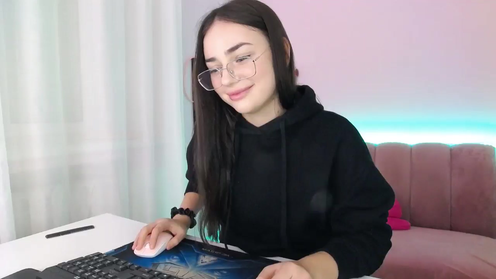 Gallery image thumbnail from AmeliaBell's myfreecams stream on, 11/16/2025, 10:09 image 2 of 20