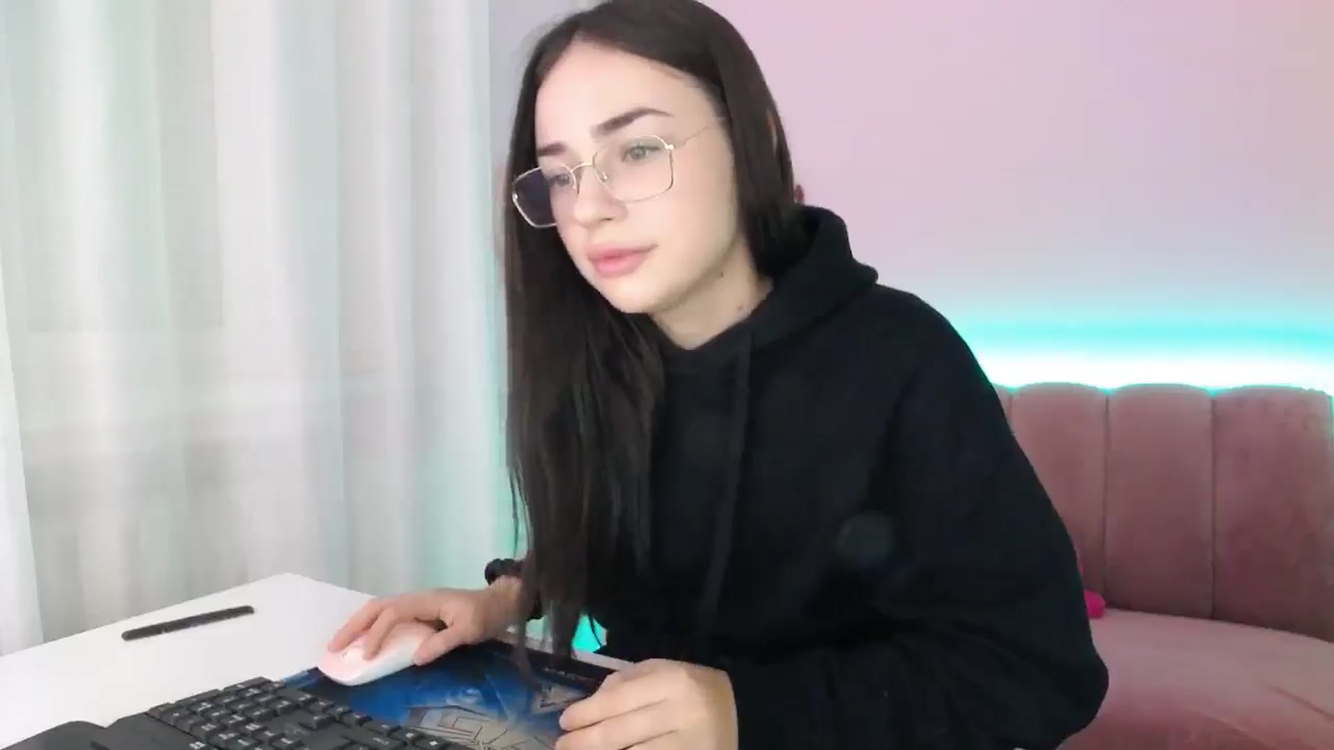 Gallery image thumbnail from AmeliaBell's myfreecams stream on, 11/16/2025, 10:09 image 20 of 20