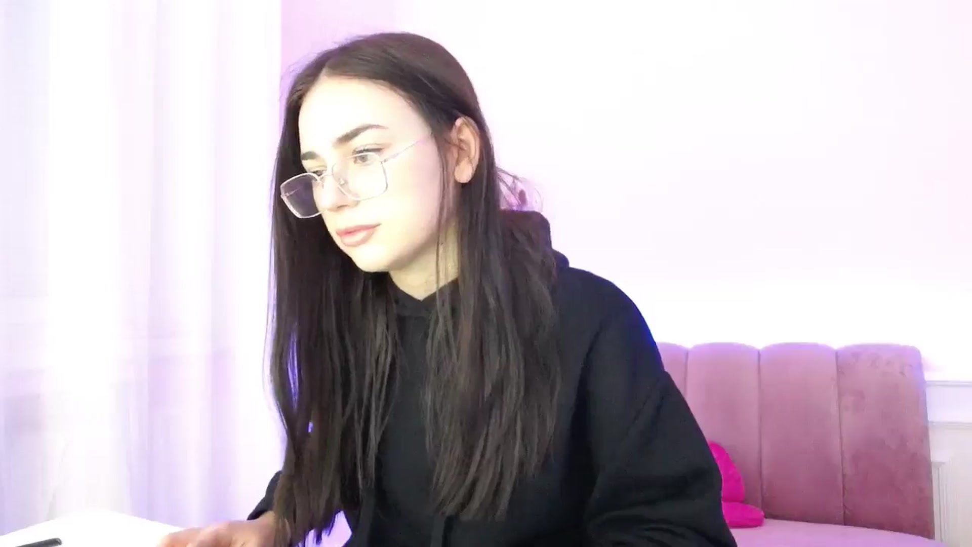 Gallery image thumbnail from AmeliaBell's myfreecams stream on, 11/16/2025, 10:58 image 10 of 20