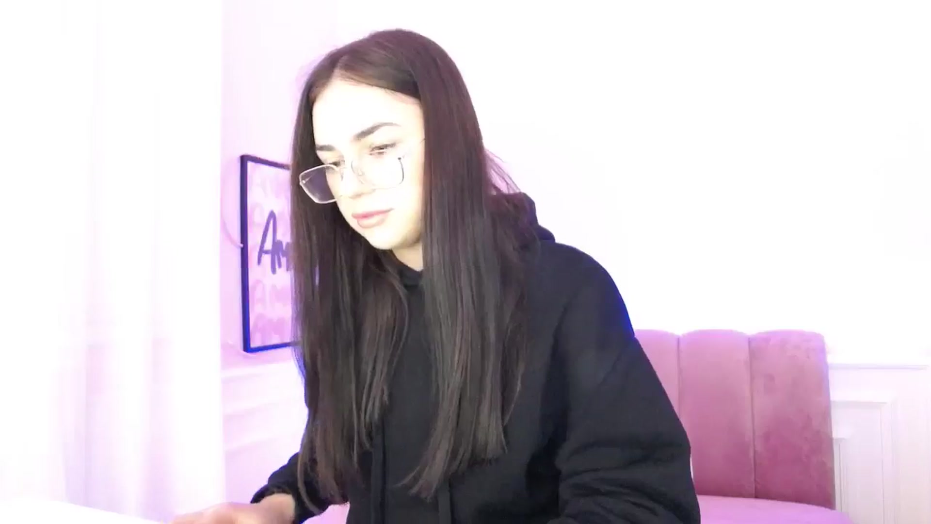Gallery image thumbnail from AmeliaBell's myfreecams stream on, 11/16/2025, 10:58 image 2 of 20