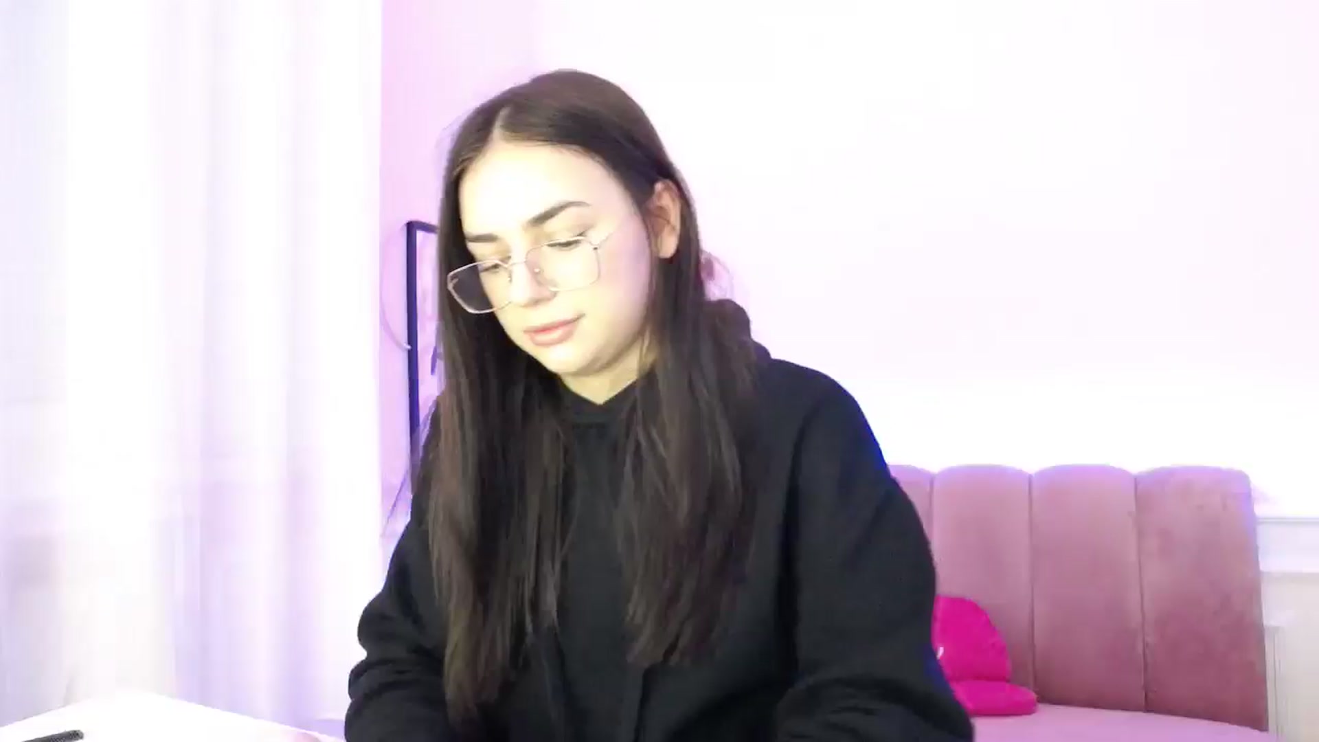 Gallery image thumbnail from AmeliaBell's myfreecams stream on, 11/16/2025, 10:58 image 11 of 20