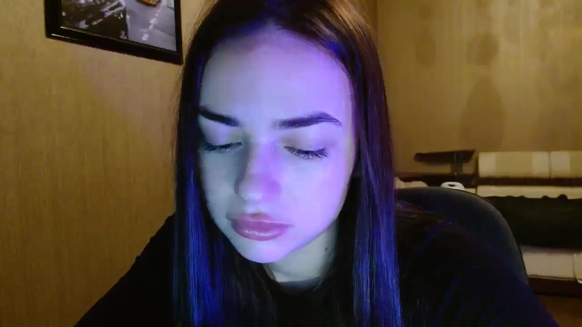 Gallery image thumbnail from AmeliaBell's myfreecams stream on, 11/17/2025, 15:38 image 16 of 20