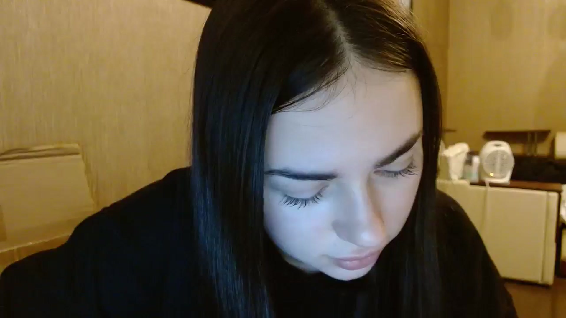 Gallery image thumbnail from AmeliaBell's myfreecams stream on, 11/21/2025, 18:38 image 2 of 20