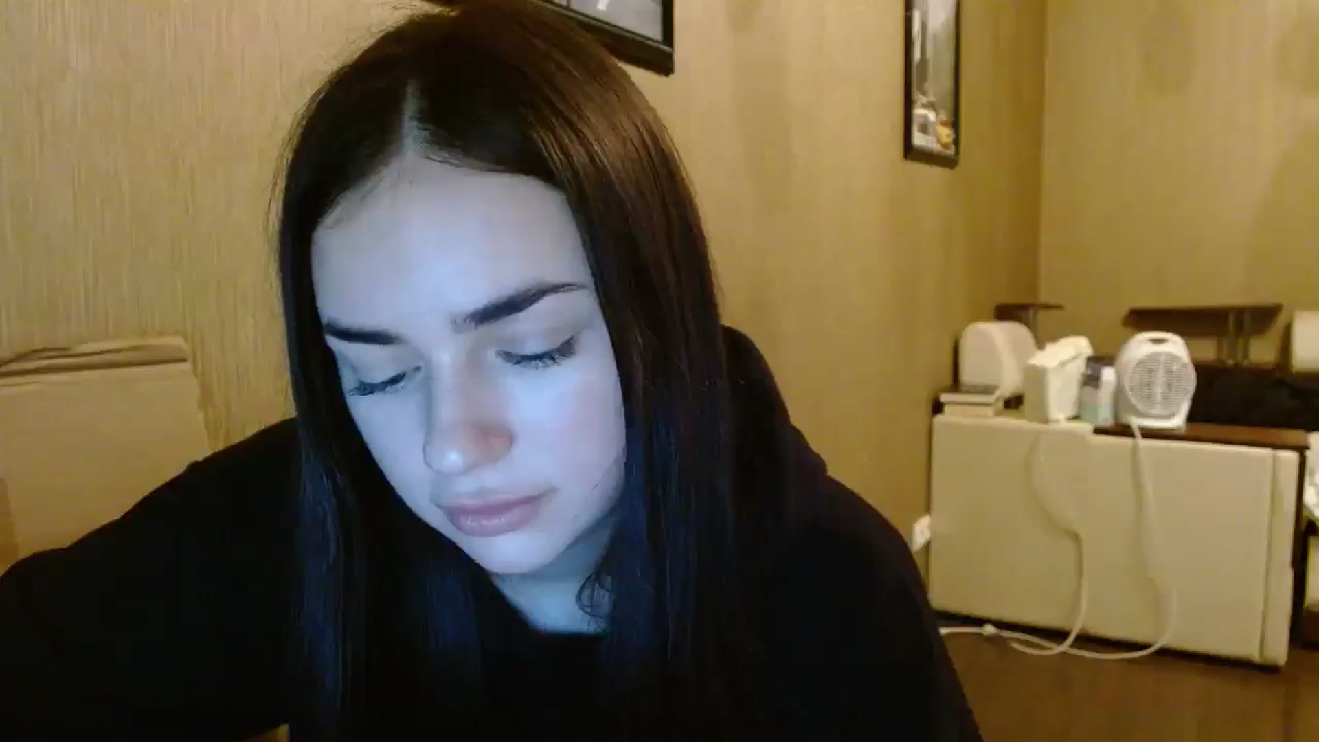 Gallery image thumbnail from AmeliaBell's myfreecams stream on, 11/21/2025, 18:38 image 10 of 20