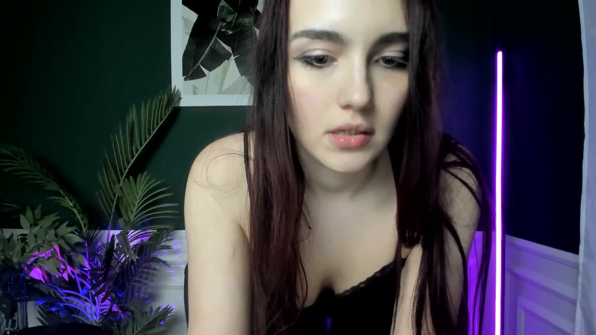 Gallery image thumbnail from AmeliaKriss's myfreecams stream on, 04/11/2025, 13:38 image 1 of 20