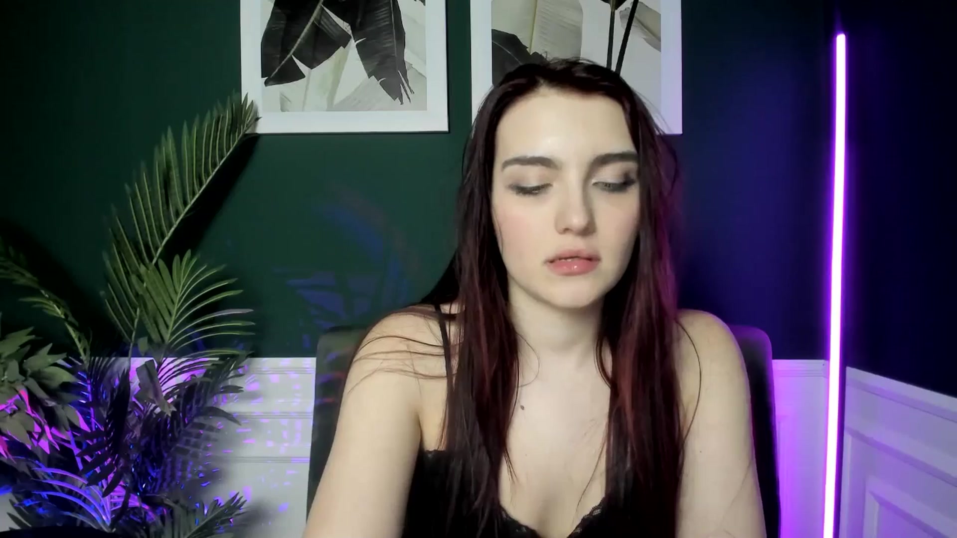 Gallery image thumbnail from AmeliaKriss's myfreecams stream on, 04/11/2025, 14:07 image 19 of 20