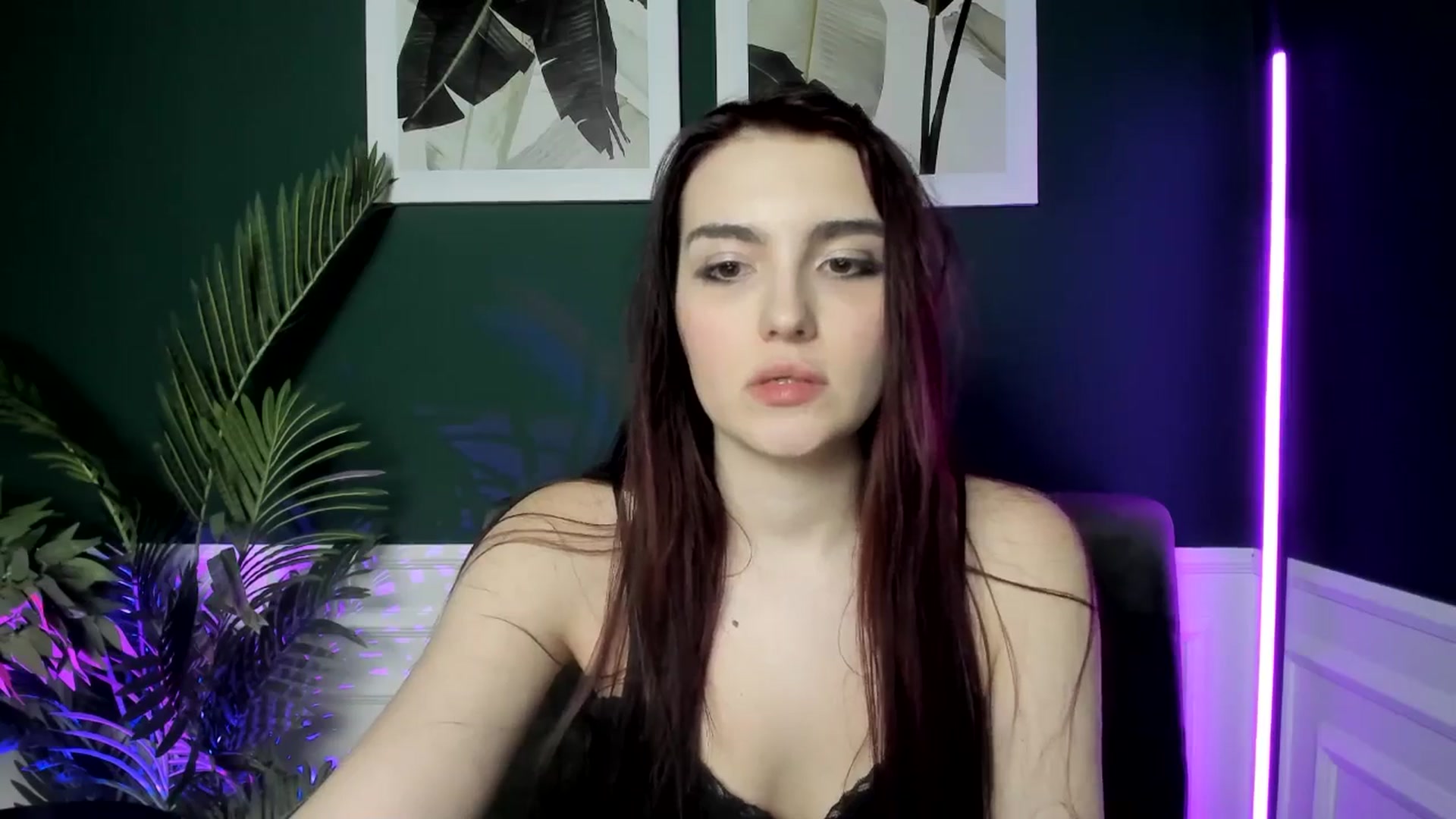 Gallery image thumbnail from AmeliaKriss's myfreecams stream on, 04/11/2025, 14:07 image 11 of 20