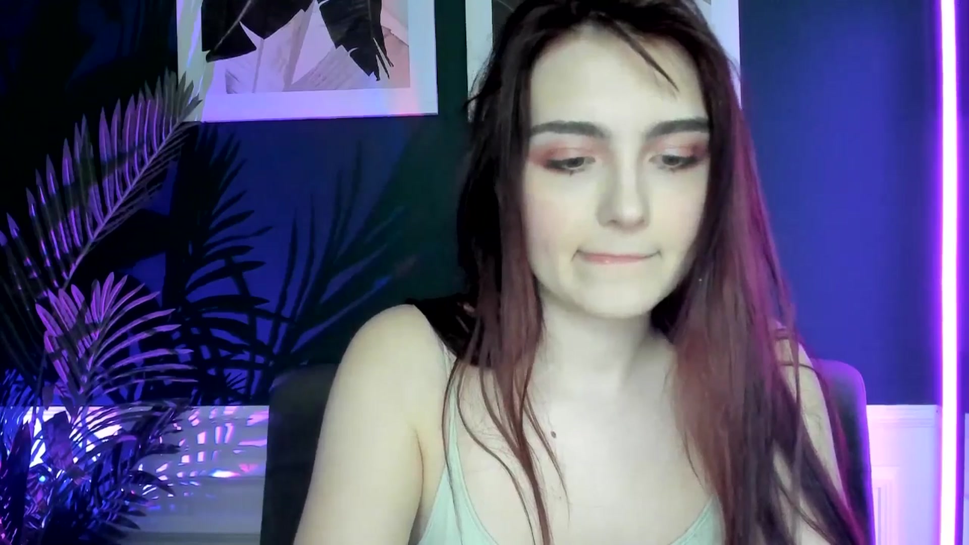 Gallery image thumbnail from AmeliaKriss's myfreecams stream on, 04/13/2025, 11:23 image 14 of 20
