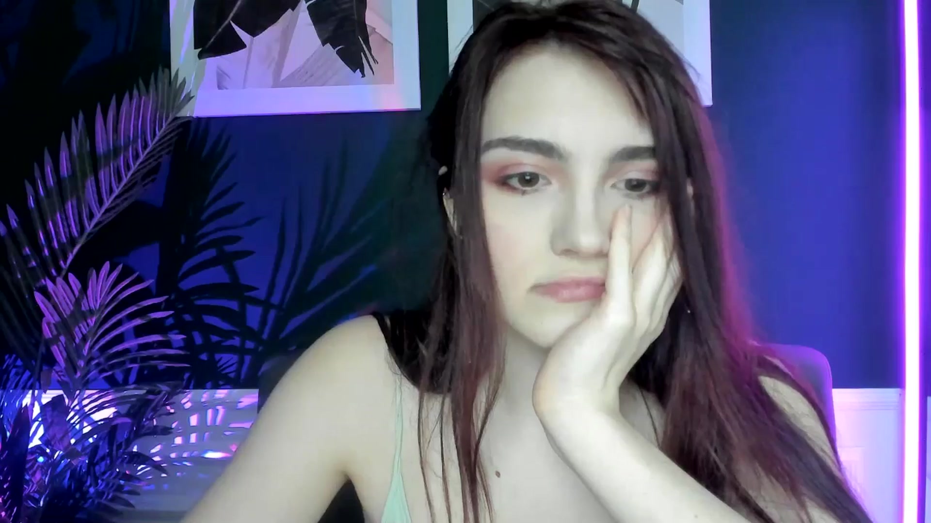 Gallery image thumbnail from AmeliaKriss's myfreecams stream on, 04/13/2025, 11:23 image 12 of 20