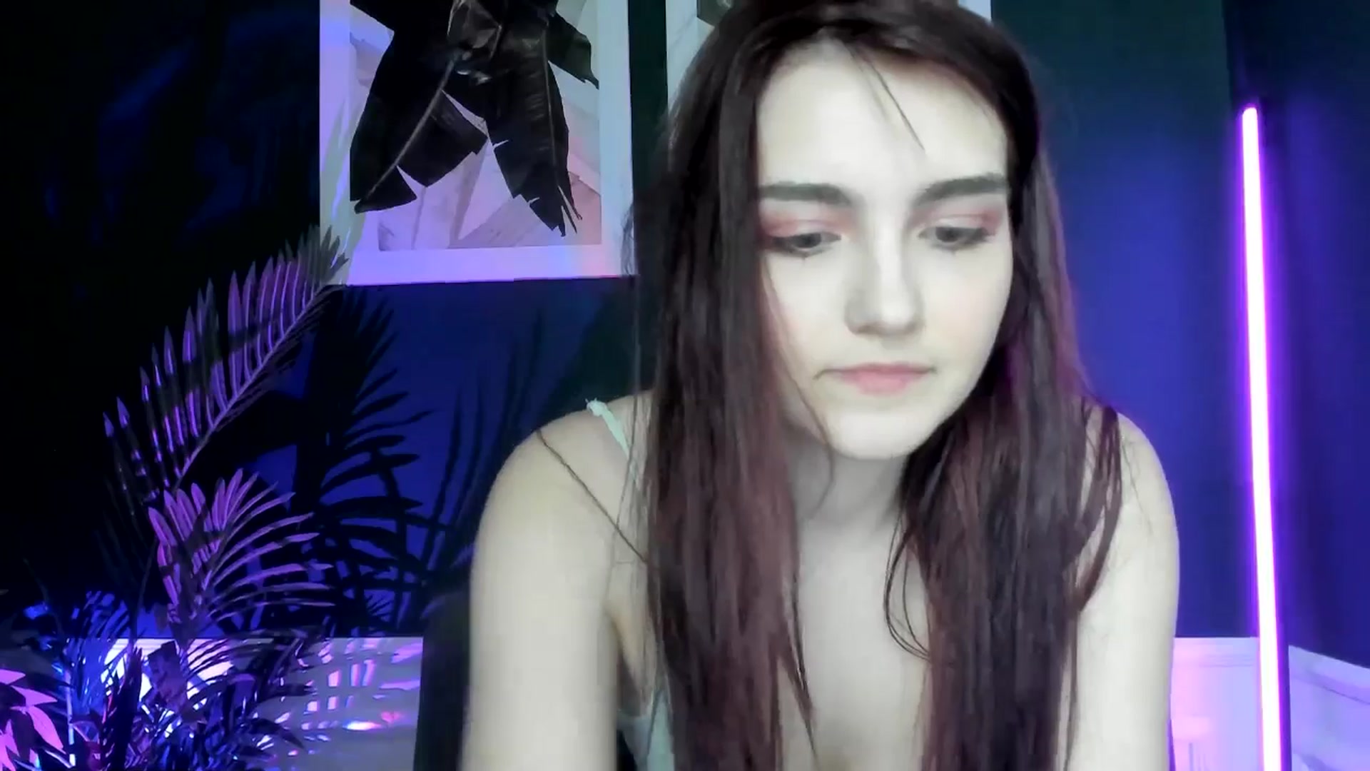 Gallery image thumbnail from AmeliaKriss's myfreecams stream on, 04/13/2025, 11:23 image 18 of 20