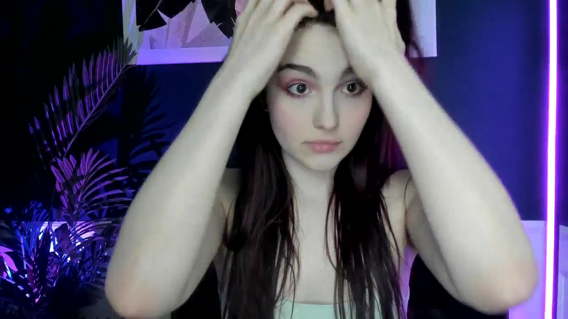 Gallery image thumbnail from AmeliaKriss's myfreecams stream on, 04/13/2025, 11:52 image 12 of 20