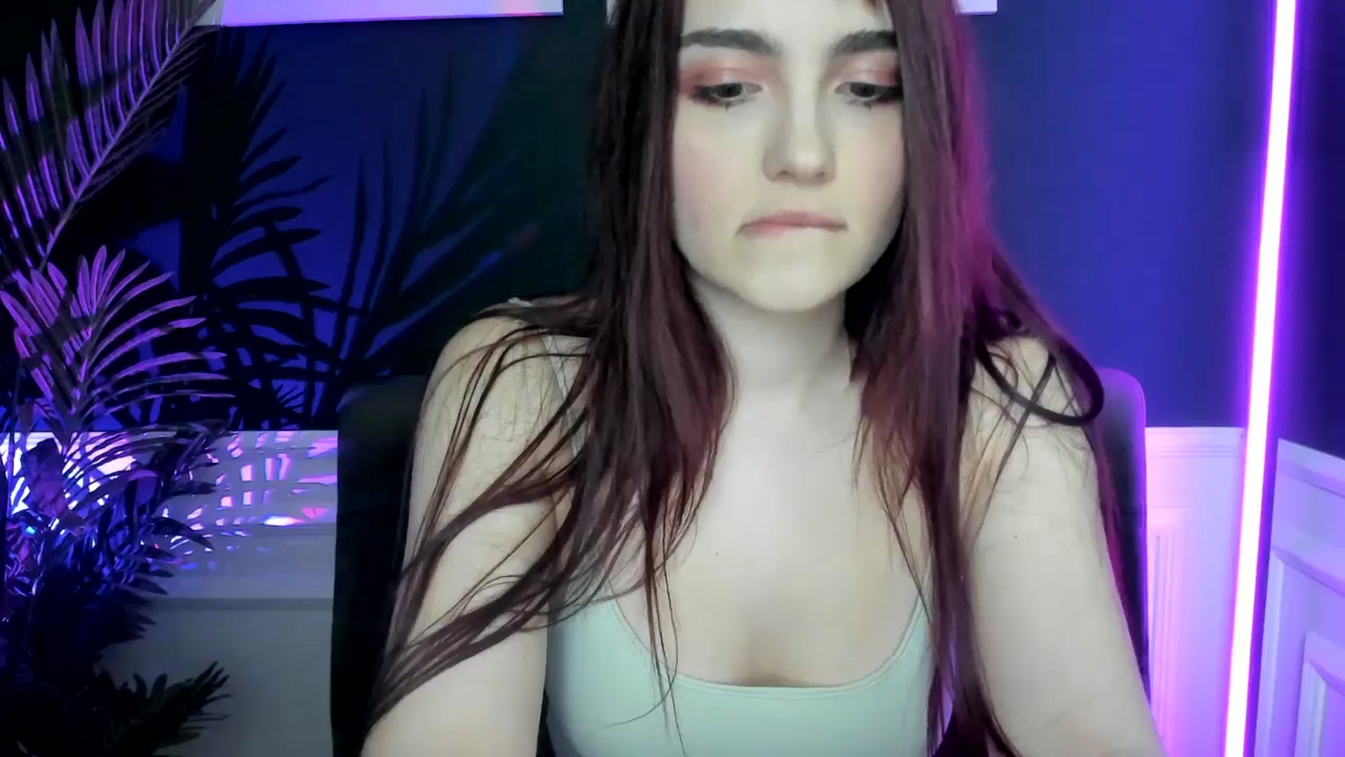 Gallery image thumbnail from AmeliaKriss's myfreecams stream on, 04/13/2025, 14:10 image 2 of 20