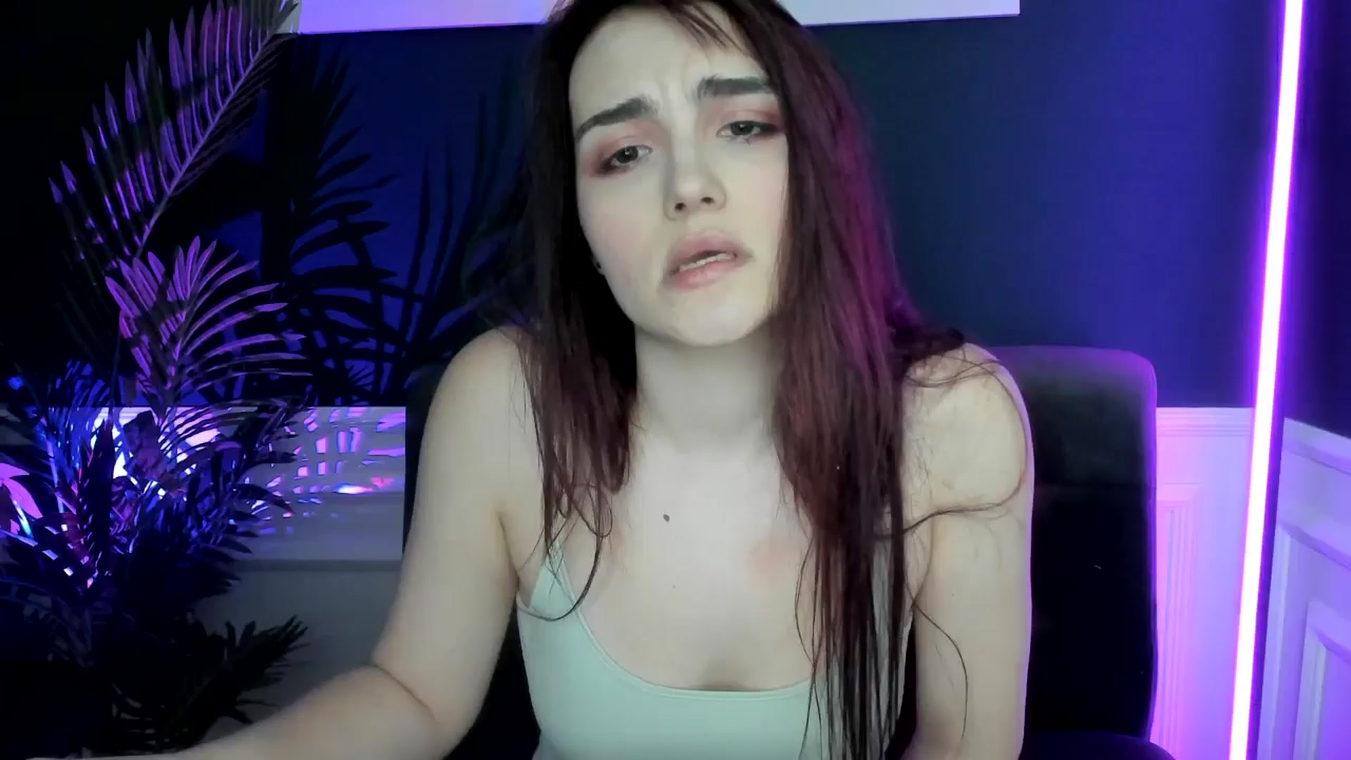 Gallery image thumbnail from AmeliaKriss's myfreecams stream on, 04/13/2025, 14:10 image 16 of 20