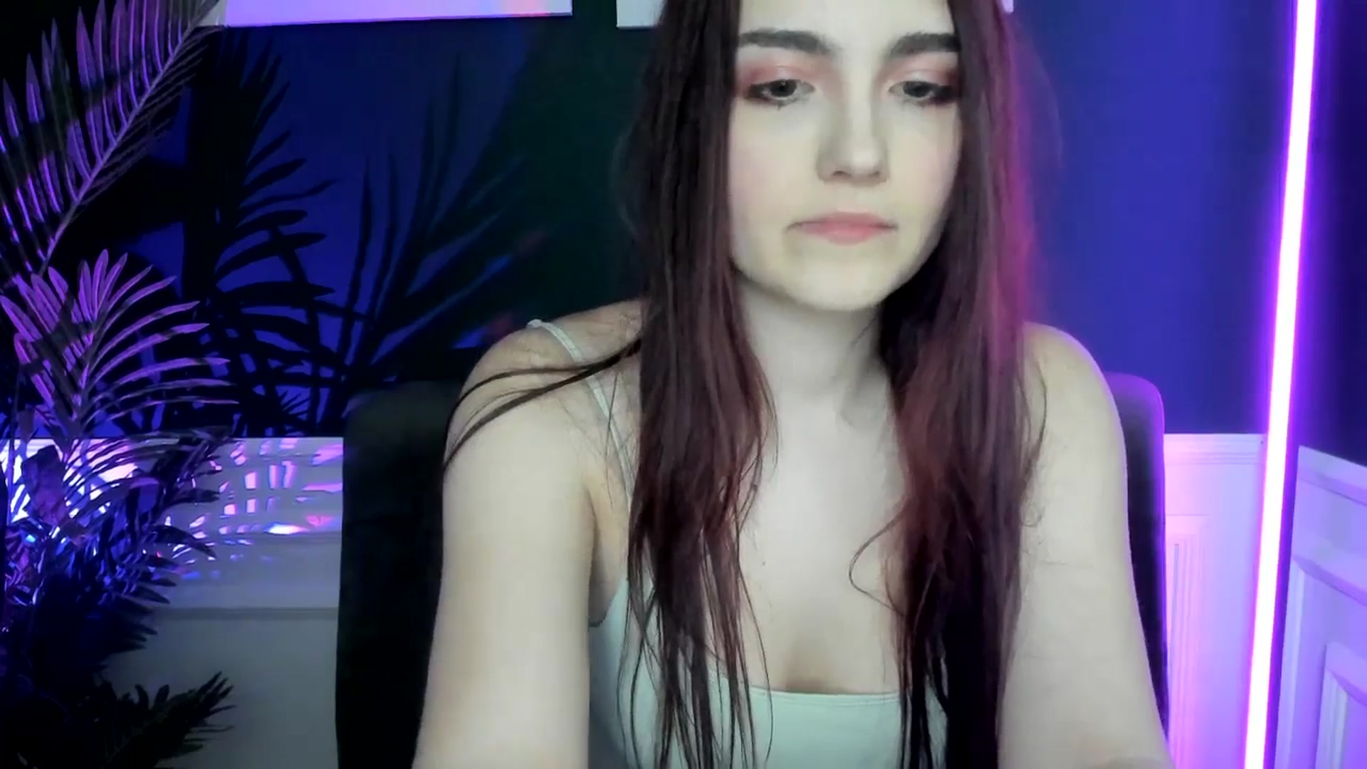 Gallery image thumbnail from AmeliaKriss's myfreecams stream on, 04/13/2025, 14:10 image 5 of 20