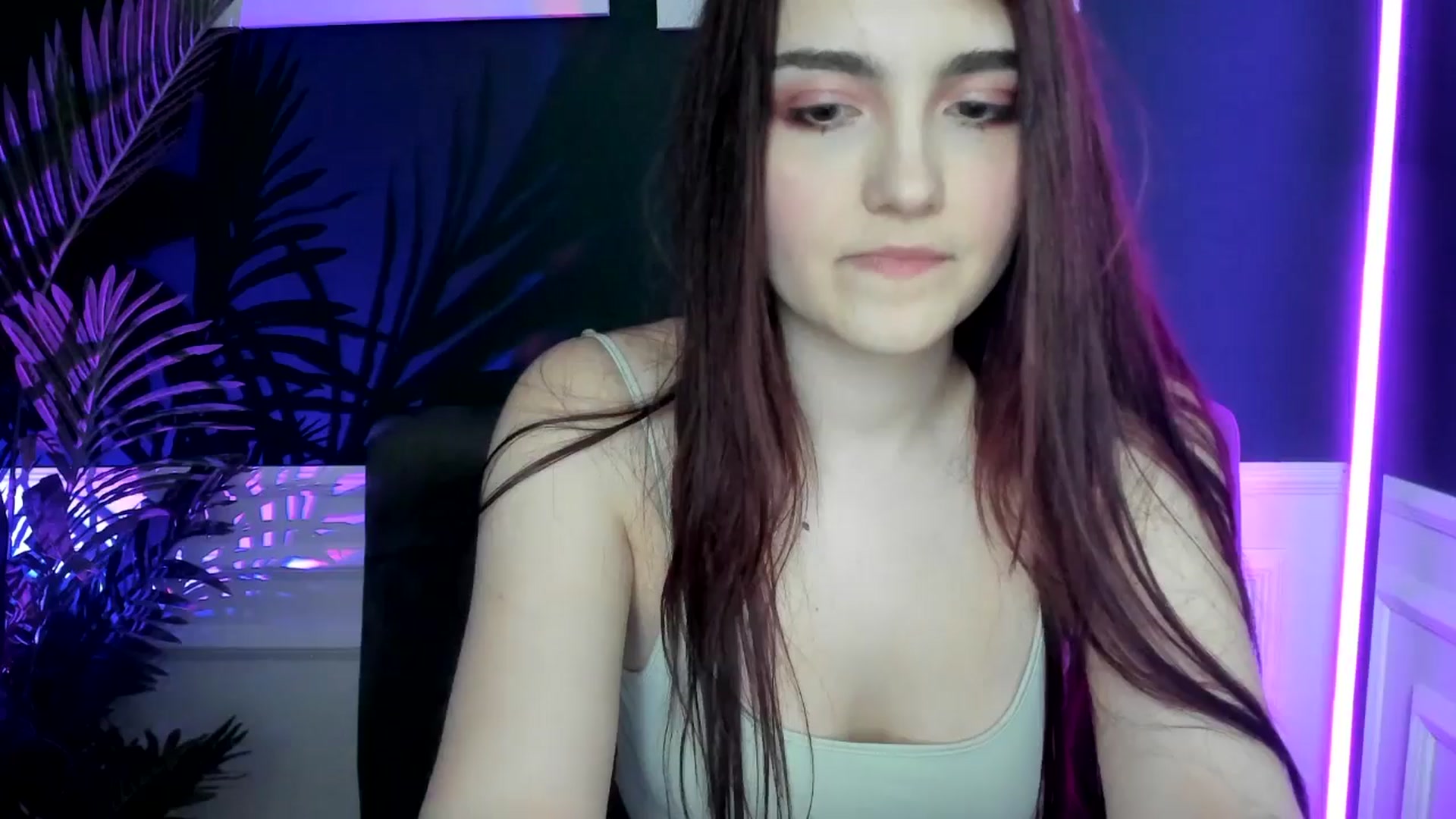 Gallery image thumbnail from AmeliaKriss's myfreecams stream on, 04/13/2025, 14:10 image 6 of 20