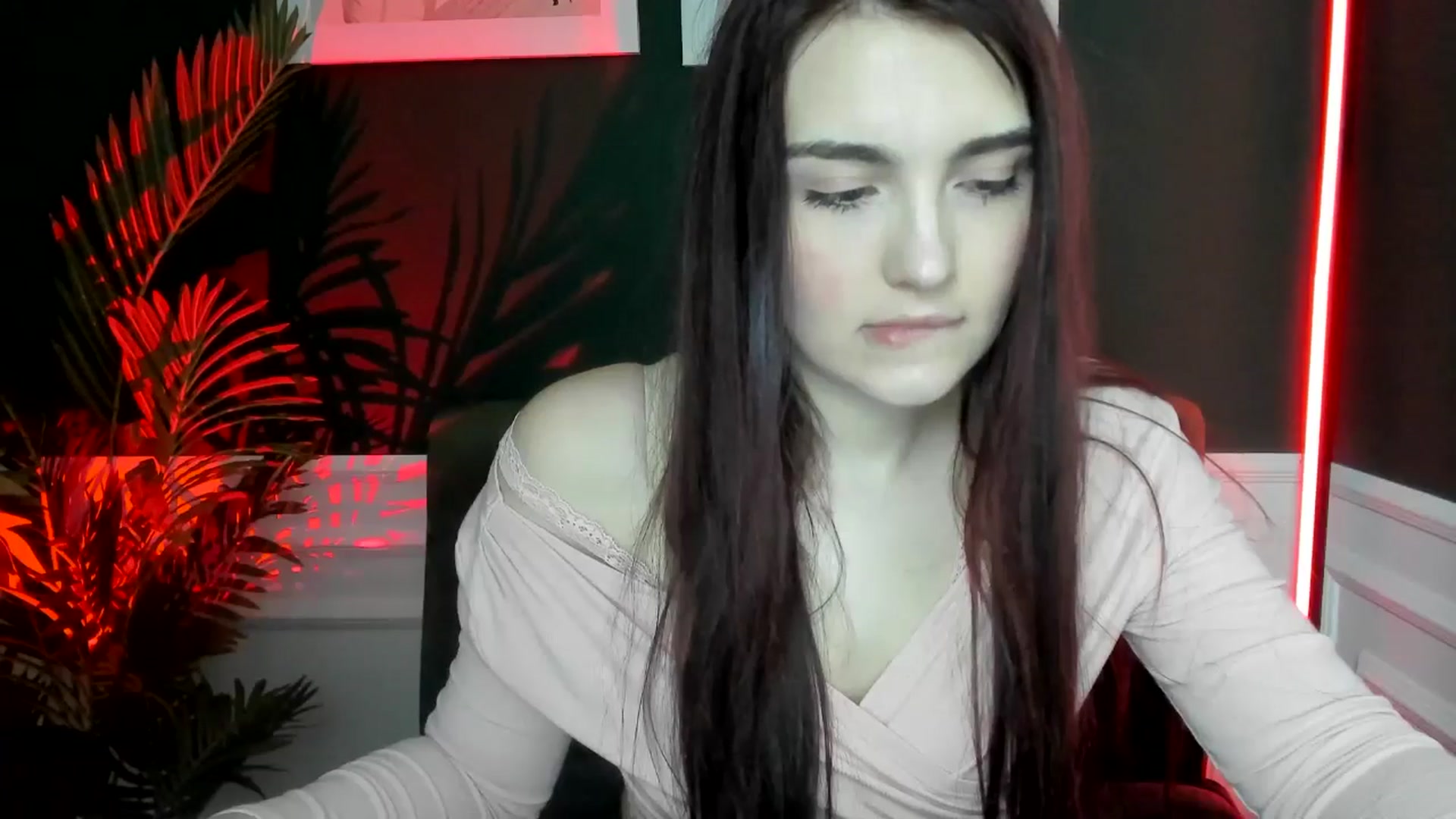 Gallery image thumbnail from AmeliaKriss's myfreecams stream on, 04/14/2025, 10:13 image 3 of 20