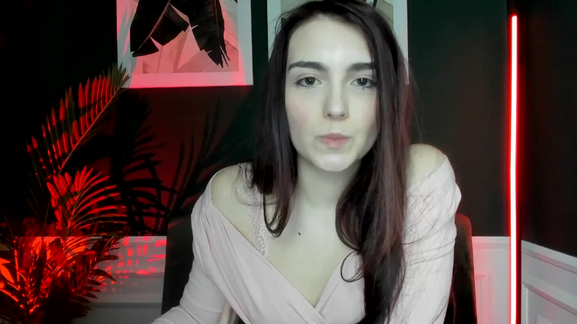 Gallery image thumbnail from AmeliaKriss's myfreecams stream on, 04/14/2025, 10:13 image 15 of 20