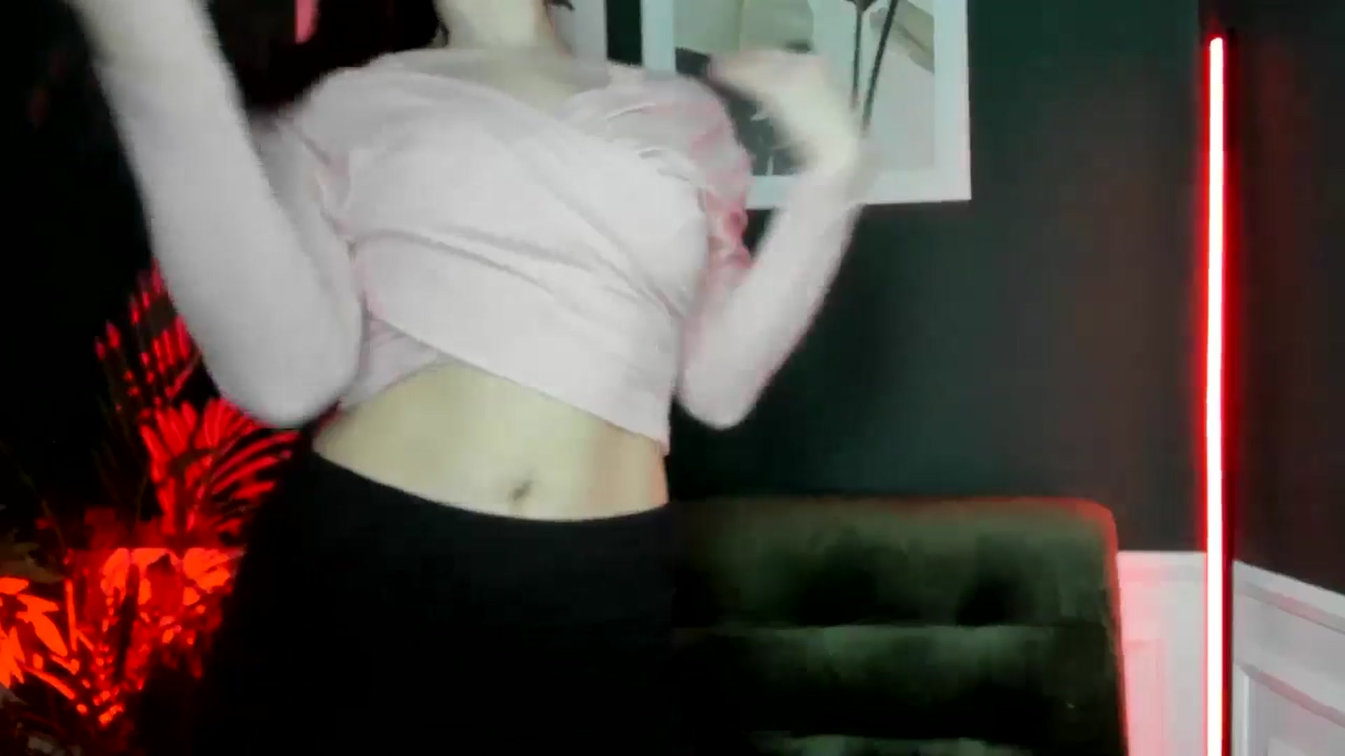 Gallery image thumbnail from AmeliaKriss's myfreecams stream on, 04/14/2025, 10:13 image 14 of 20