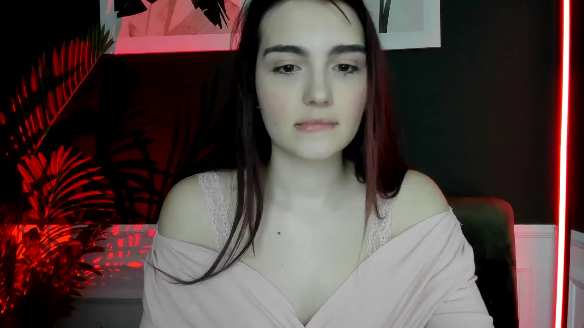 Gallery image thumbnail from AmeliaKriss's myfreecams stream on, 04/14/2025, 10:47 image 3 of 20