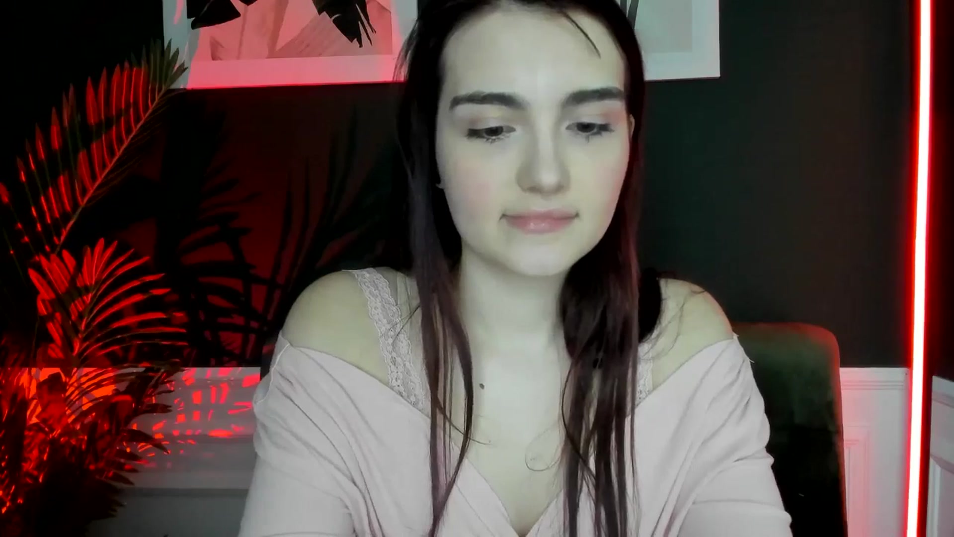 Gallery image thumbnail from AmeliaKriss's myfreecams stream on, 04/14/2025, 10:47 image 7 of 20