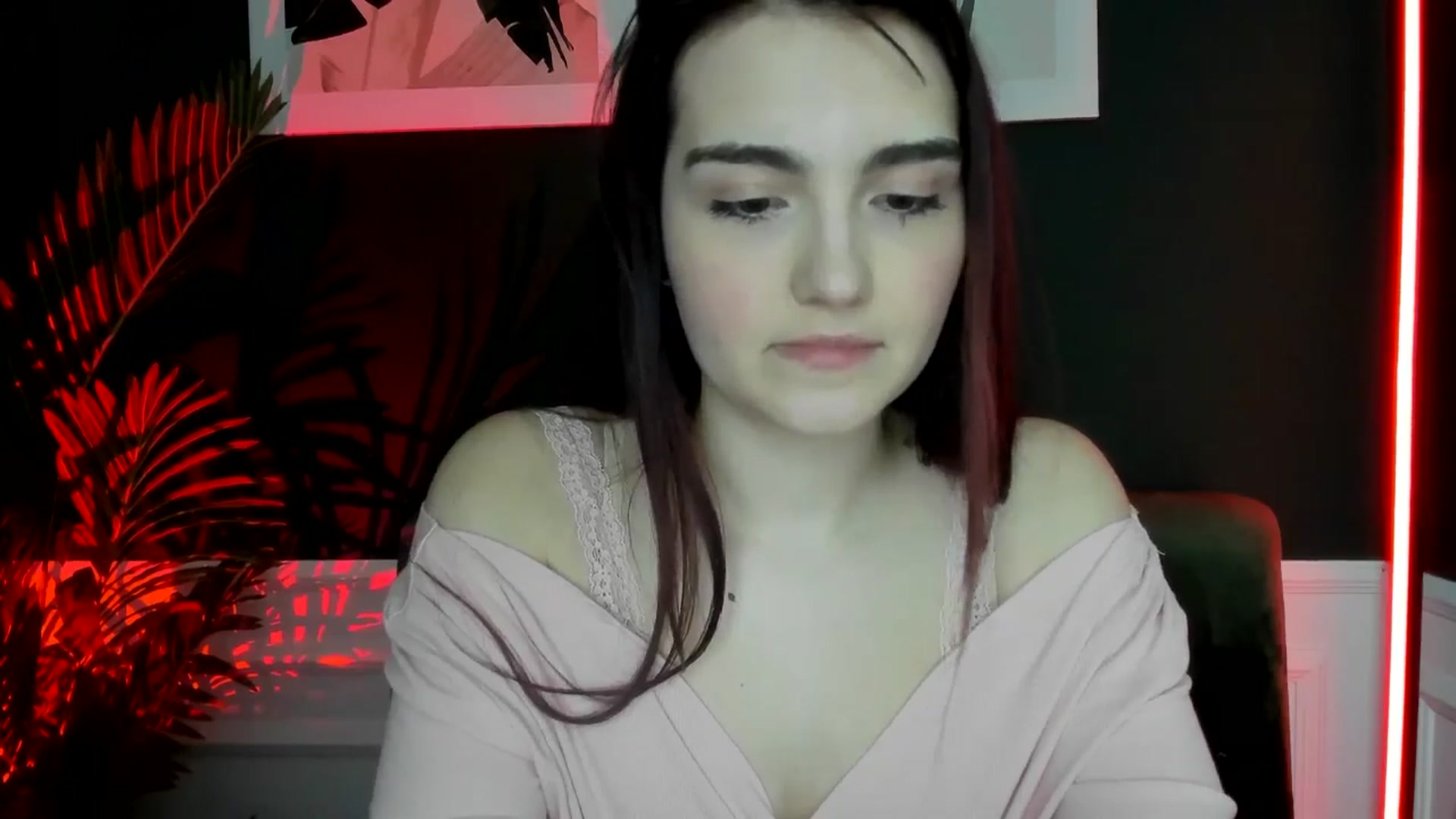 Gallery image thumbnail from AmeliaKriss's myfreecams stream on, 04/14/2025, 10:47 image 2 of 20