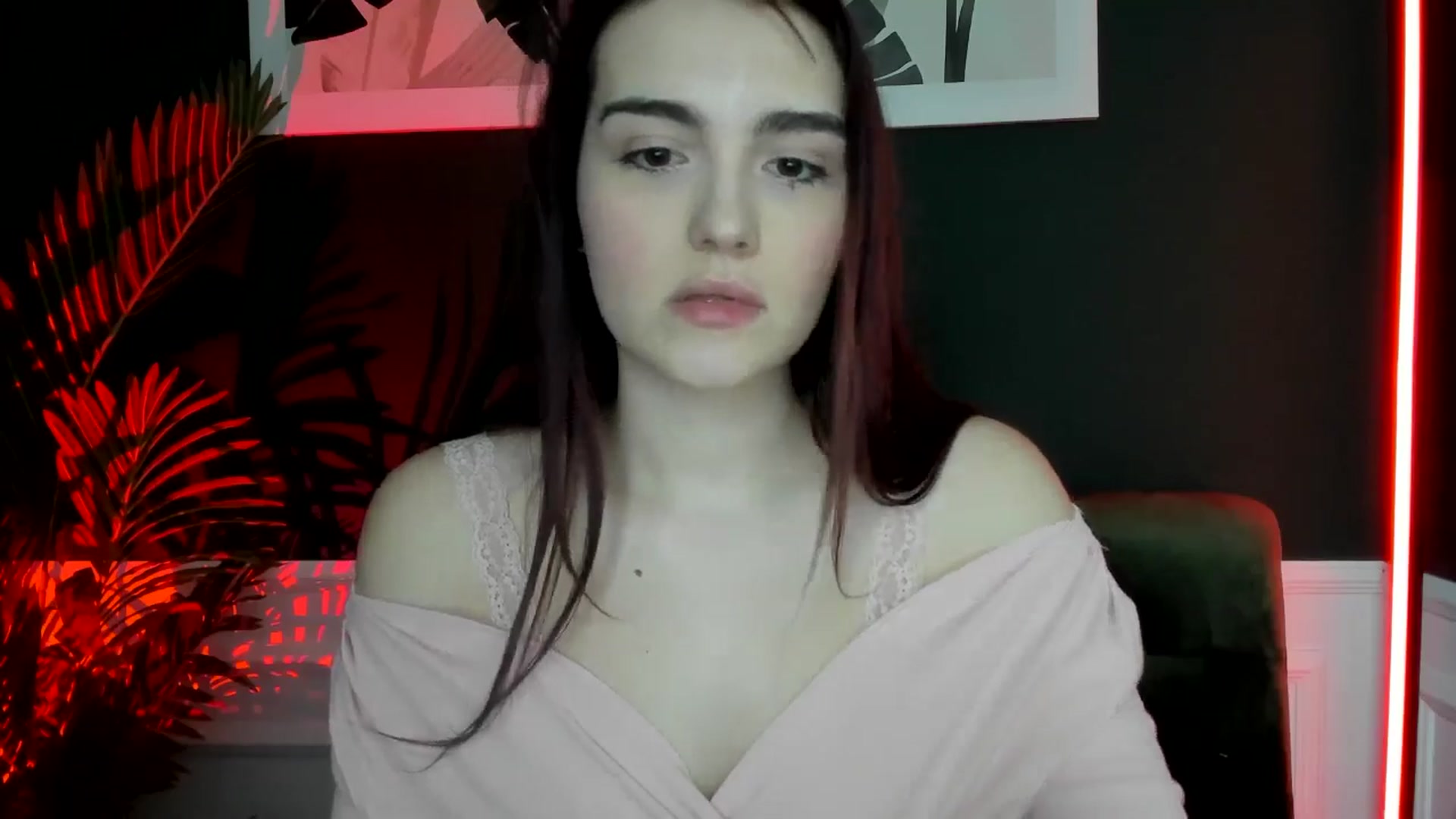 Gallery image thumbnail from AmeliaKriss's myfreecams stream on, 04/14/2025, 10:47 image 5 of 20