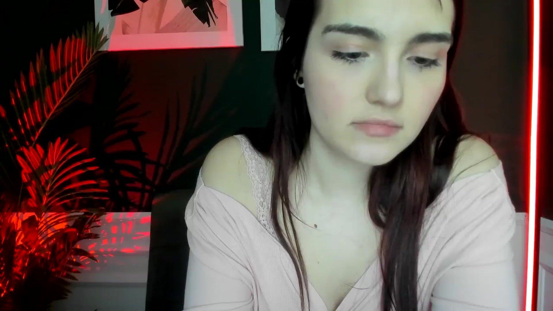 Gallery image thumbnail from AmeliaKriss's myfreecams stream on, 04/14/2025, 10:47 image 13 of 20