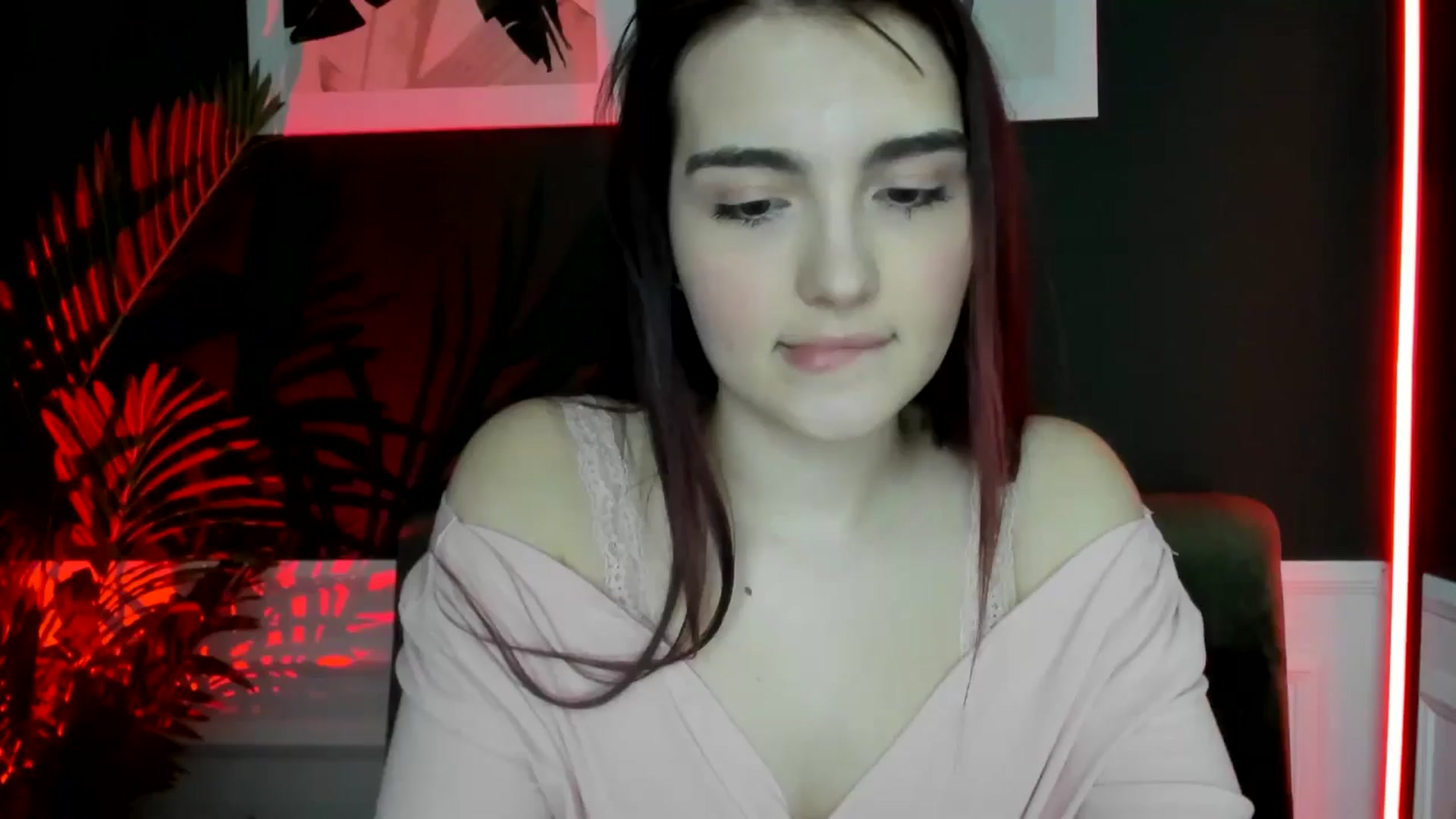 Gallery image thumbnail from AmeliaKriss's myfreecams stream on, 04/14/2025, 10:47 image 1 of 20