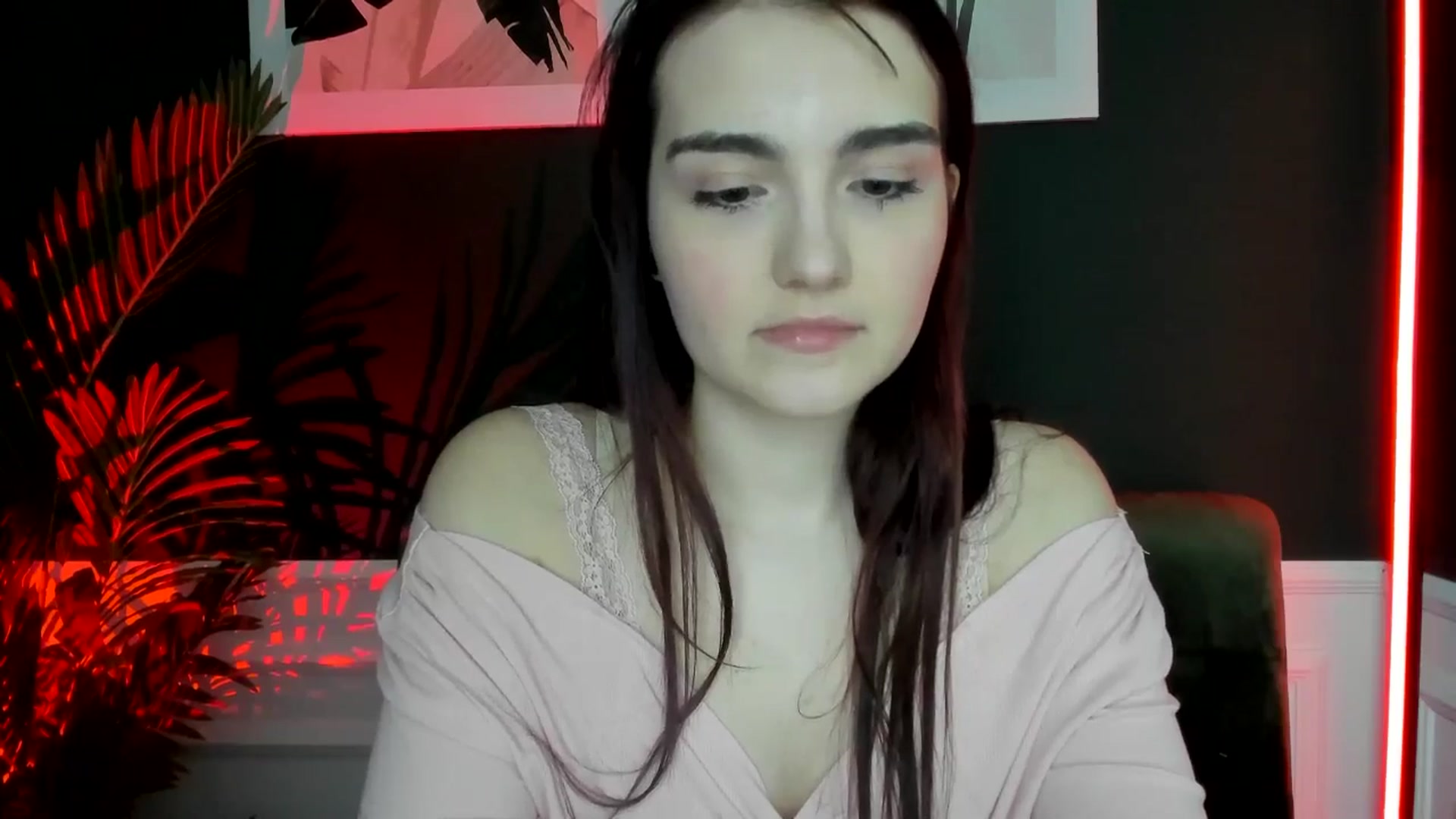 Gallery image thumbnail from AmeliaKriss's myfreecams stream on, 04/14/2025, 10:47 image 6 of 20