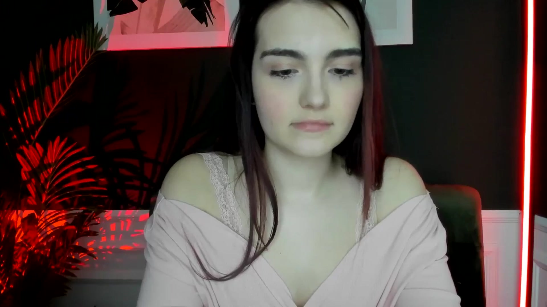 Gallery image thumbnail from AmeliaKriss's myfreecams stream on, 04/14/2025, 10:47 image 4 of 20